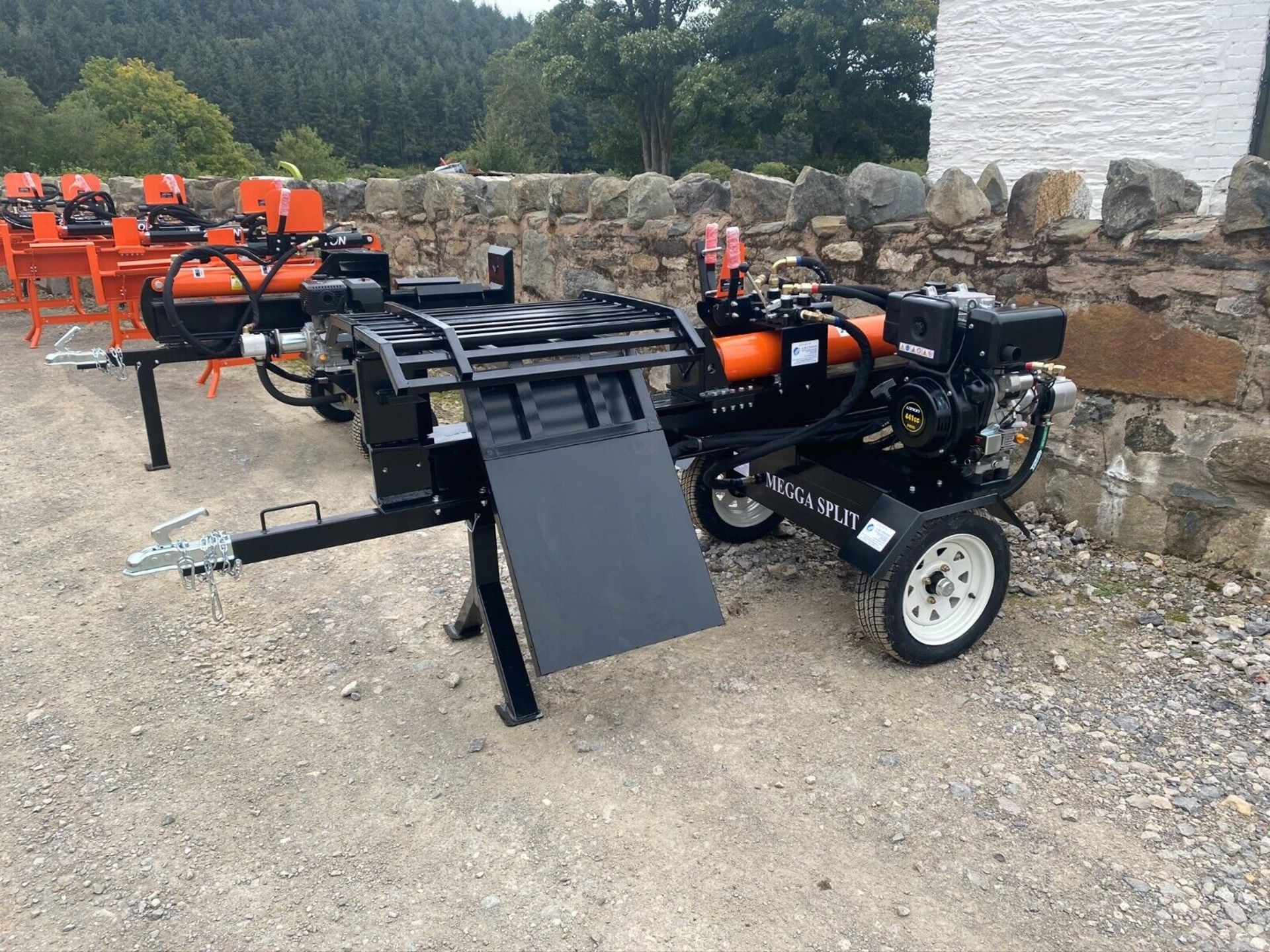POWERFUL 37-TON MEGGA SPITTER PRO: LOG LIFTER INCLUDED - Image 3 of 9