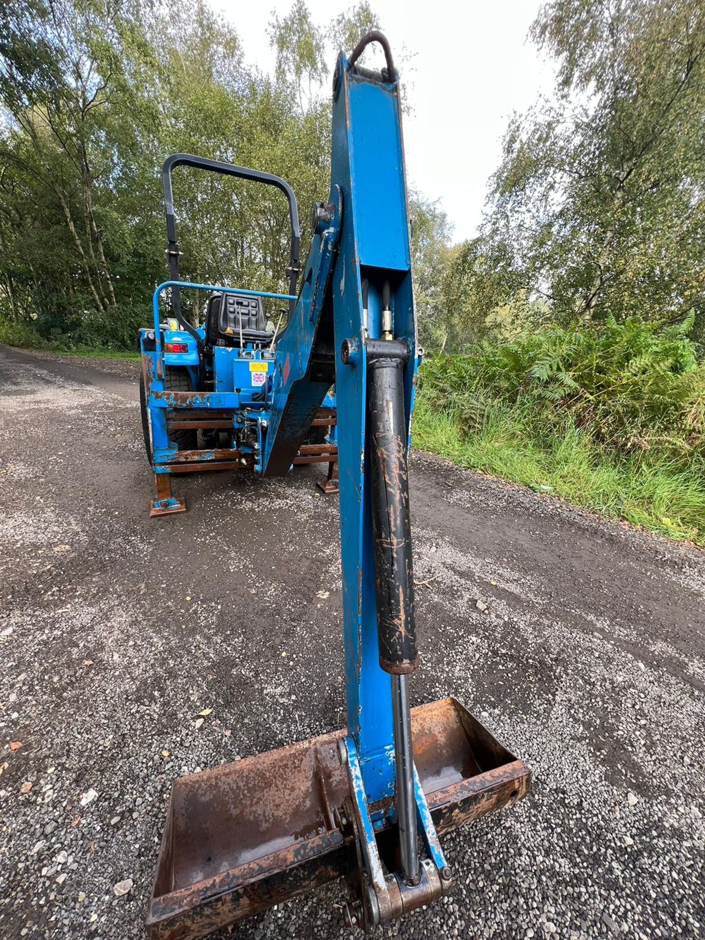 NEW HOLLAND TC27D BACK LOADER, SPOOL VALVE, ROLL PTO - Image 13 of 23