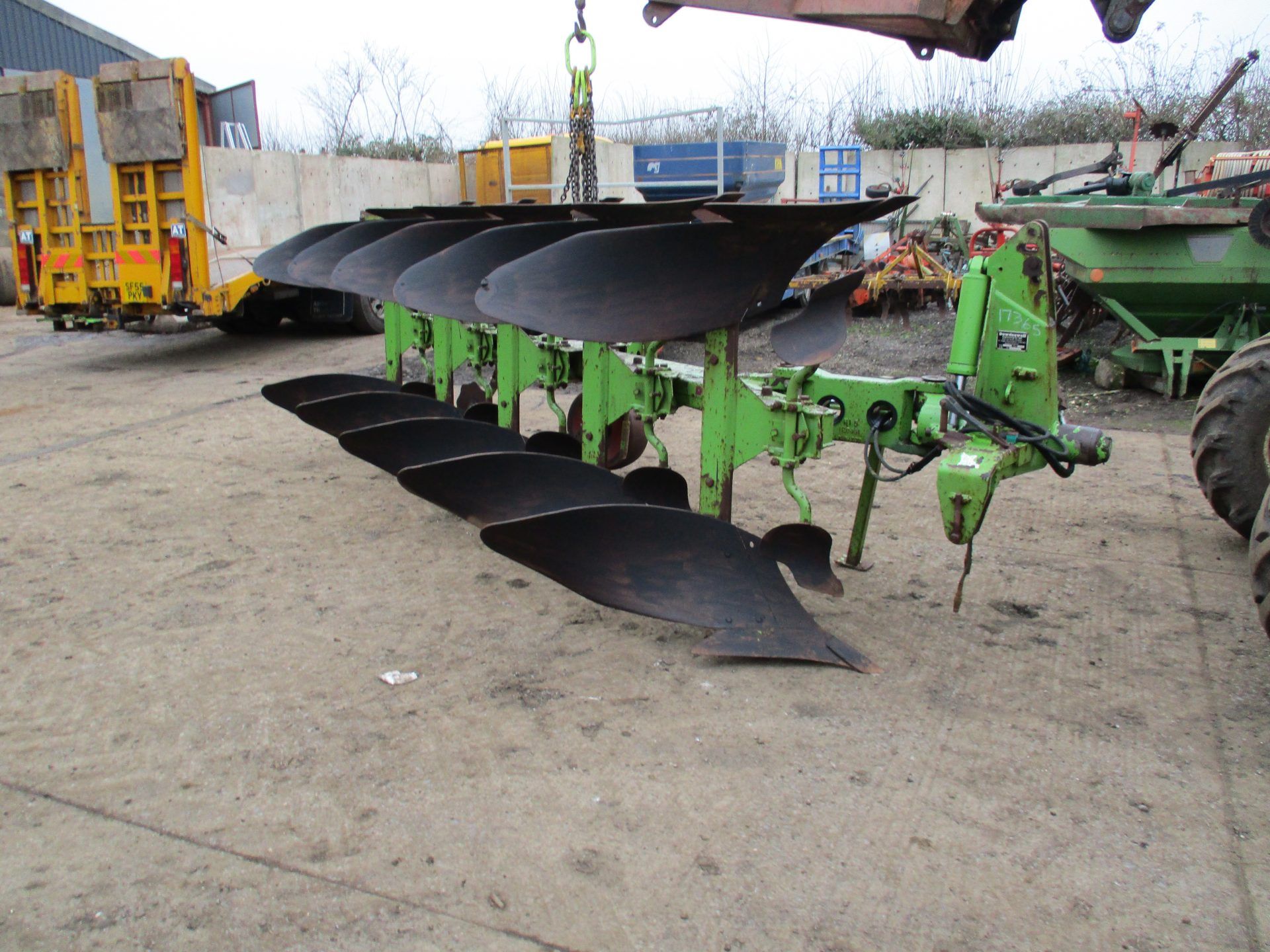 DOWDESWELL 3 + 2 FURROW REVERSIBLE PLOUGH.