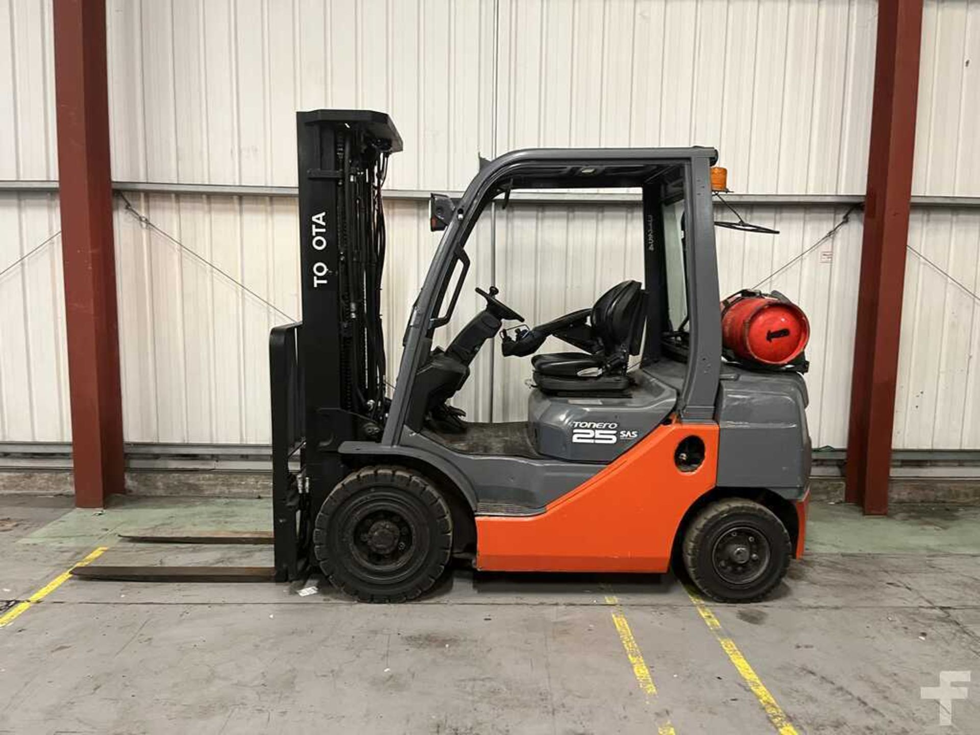 LPG FORKLIFTS TOYOTA 02-8FGF25