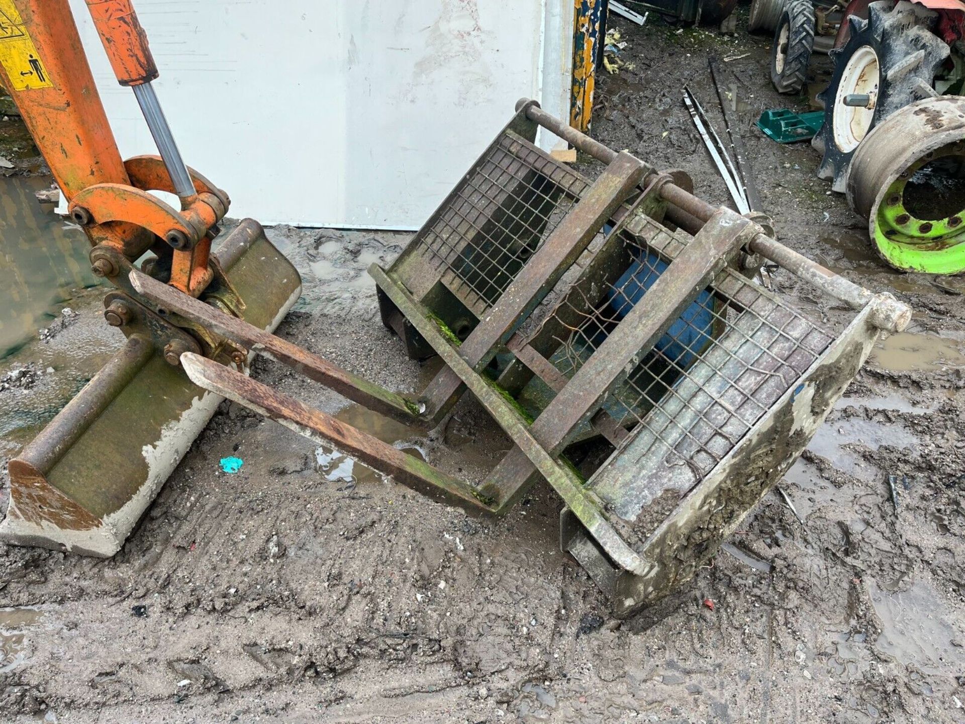 80 MM PINS ADJUSTABLE FORKS XCAVATOR DIGGER - Image 2 of 3