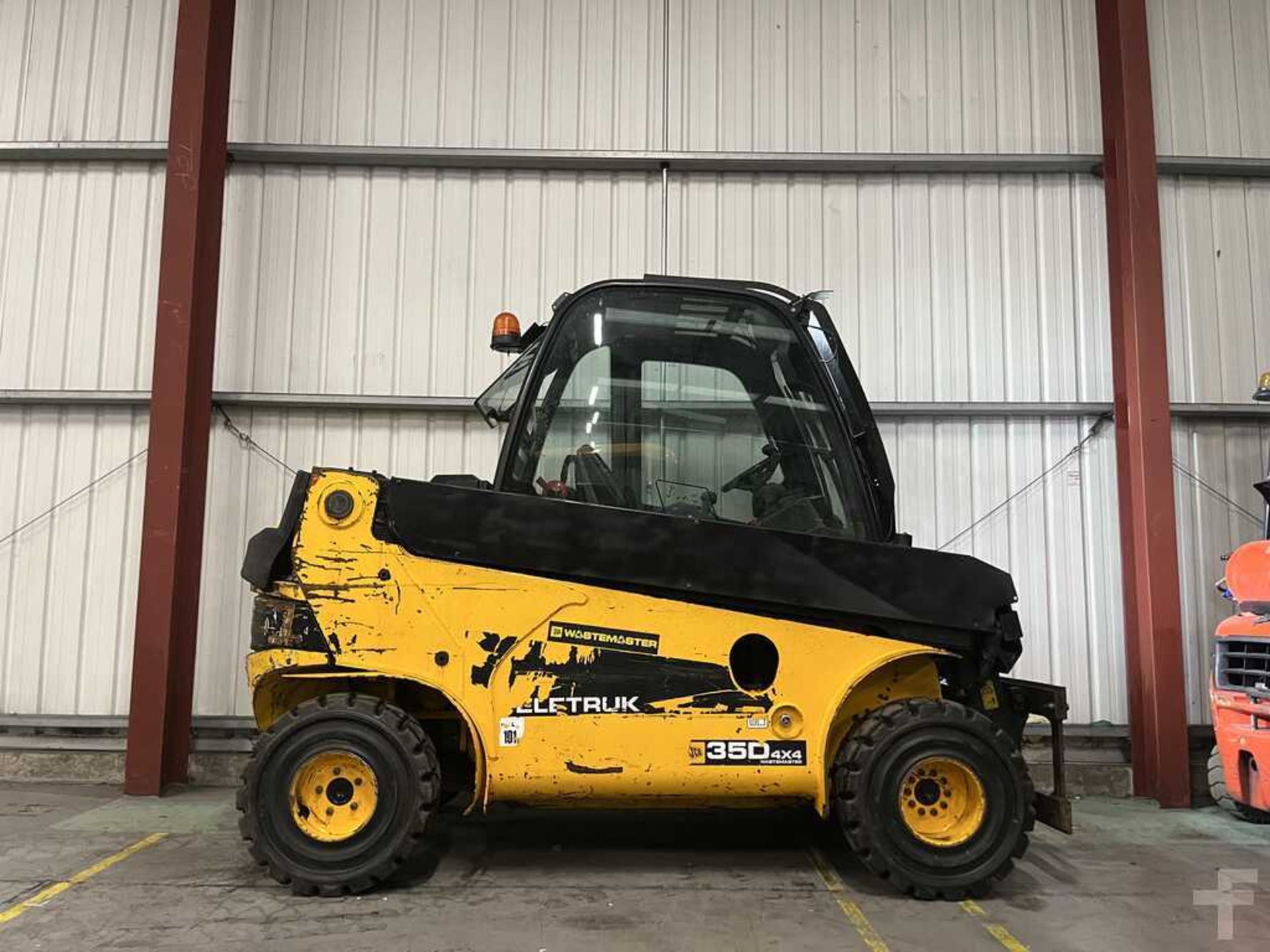 TELEHANDLER FIXED JCB TLT35D 4X4