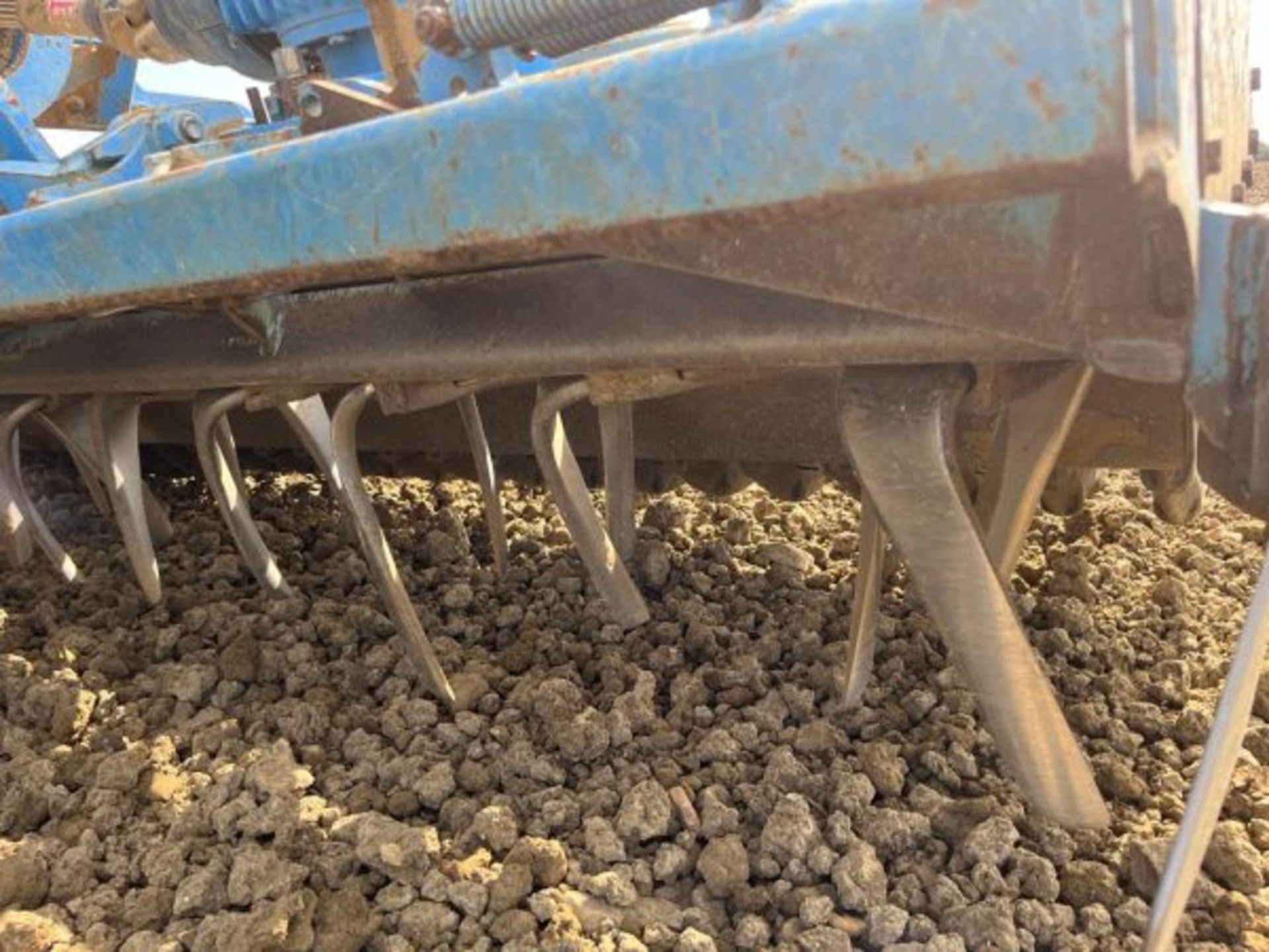 LEMKEN ZIRKON 10/400, 4M FOLDING POWER HARROW. - Image 6 of 6