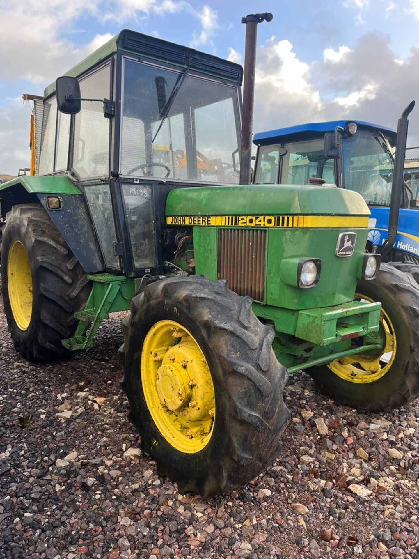 2040 DEERE TRACTOR JOHN