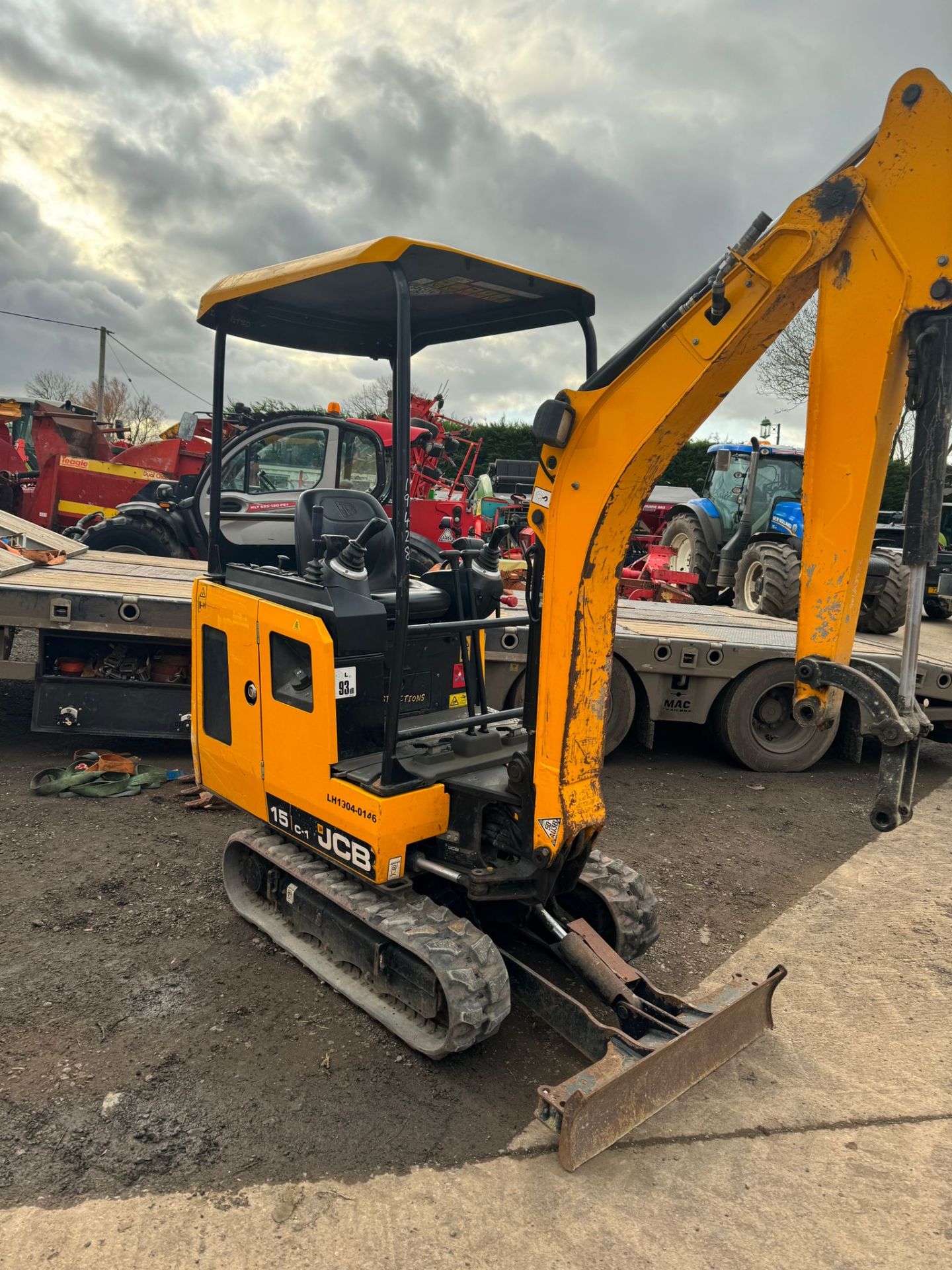 JCB 15C-1 MINI DIGGER. - Image 6 of 15