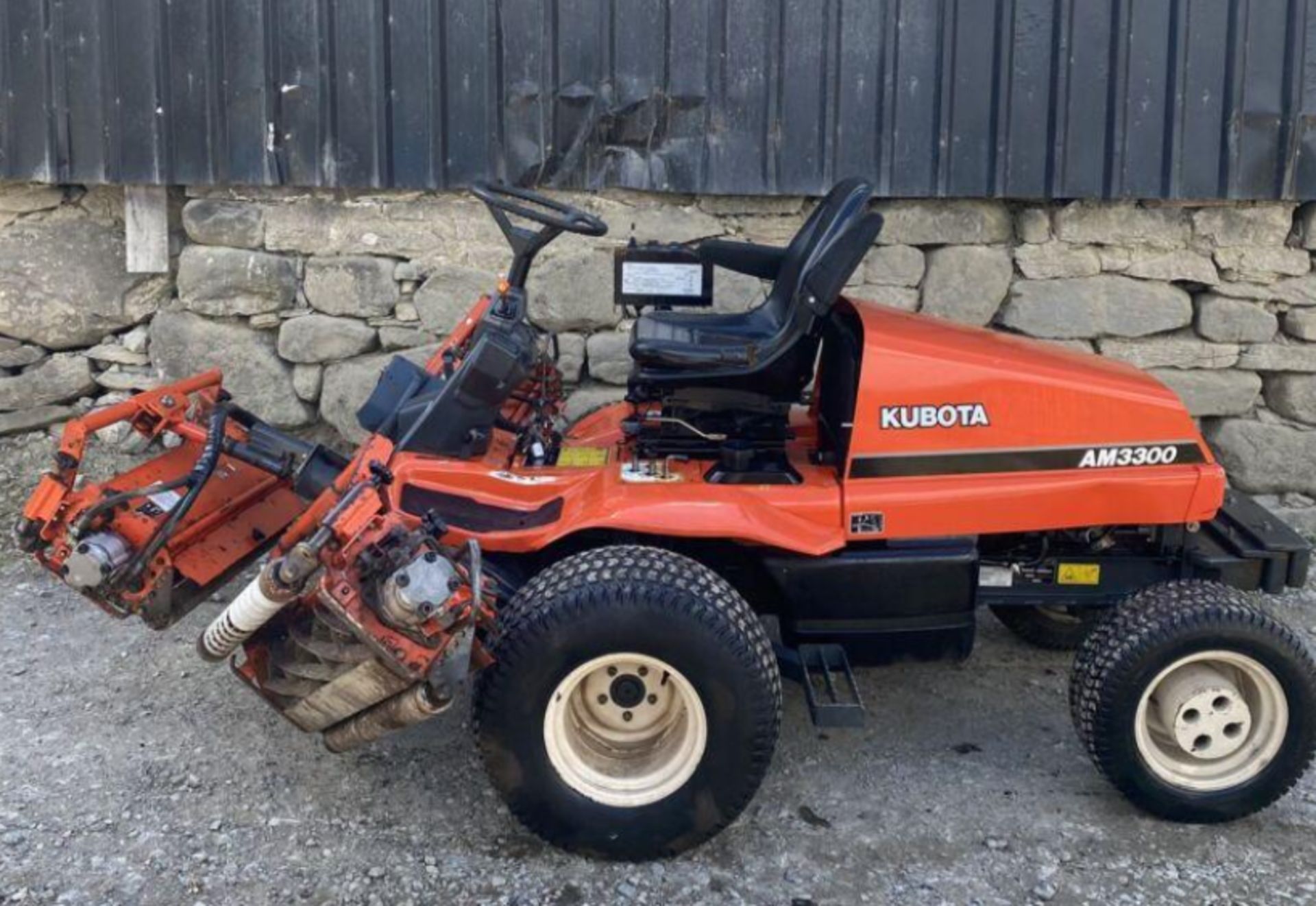 KUBOTA AM3300: DIESEL GARDEN TRACTOR GRASS CUTTER - Image 13 of 13