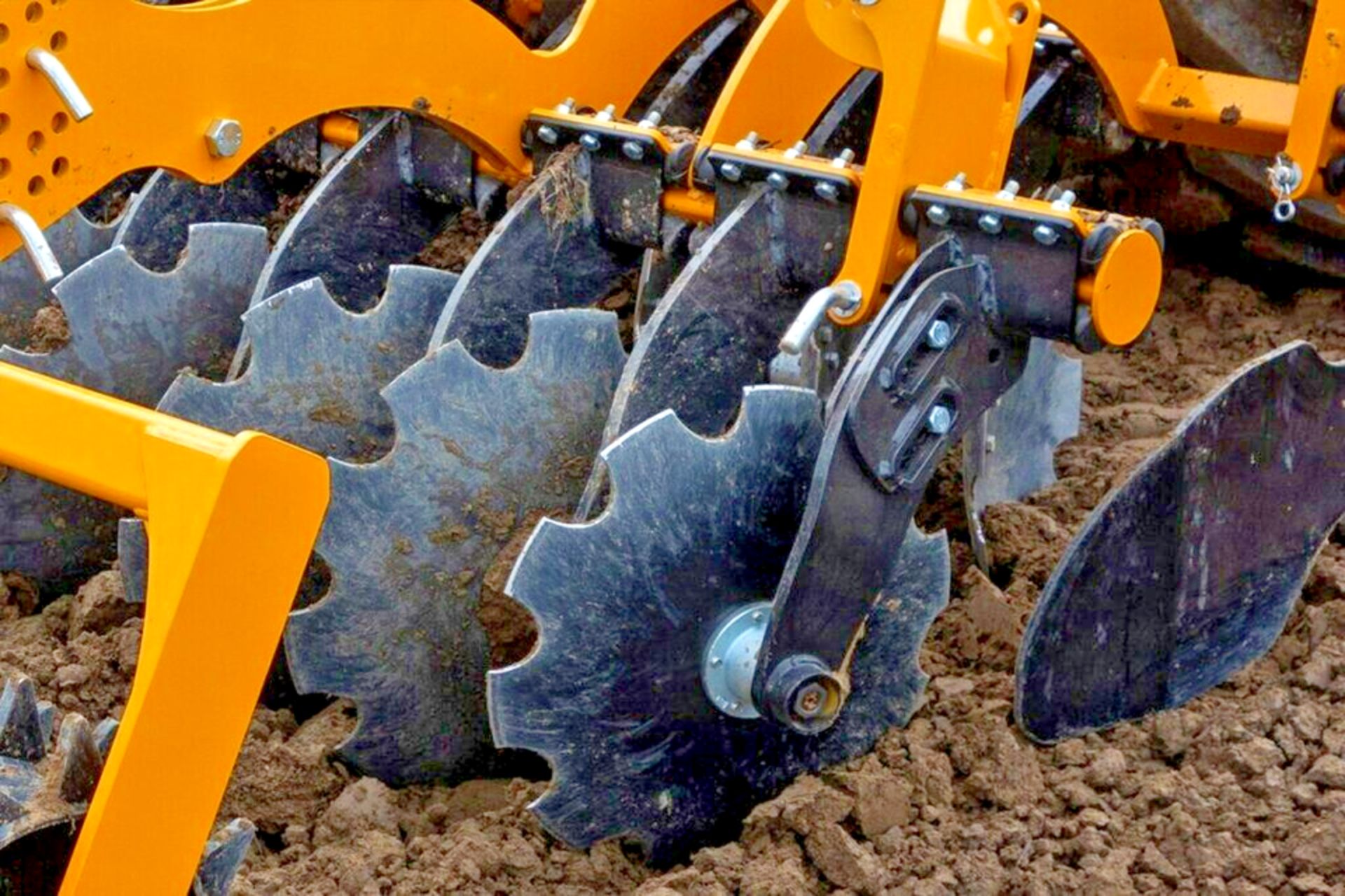 NEW 3M STALTECH DISC HARROWS500M ADJUSTABLE PACKER ROLLER WITH SCRAPERS - Image 5 of 15