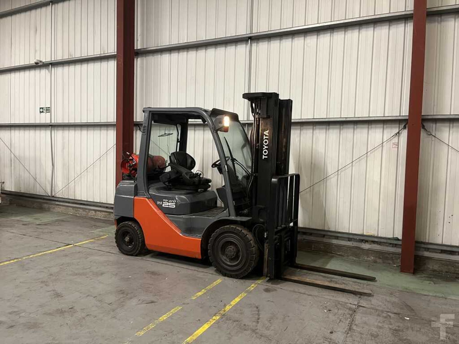 LPG FORKLIFTS TOYOTA 02-8FGF25 - Image 4 of 5