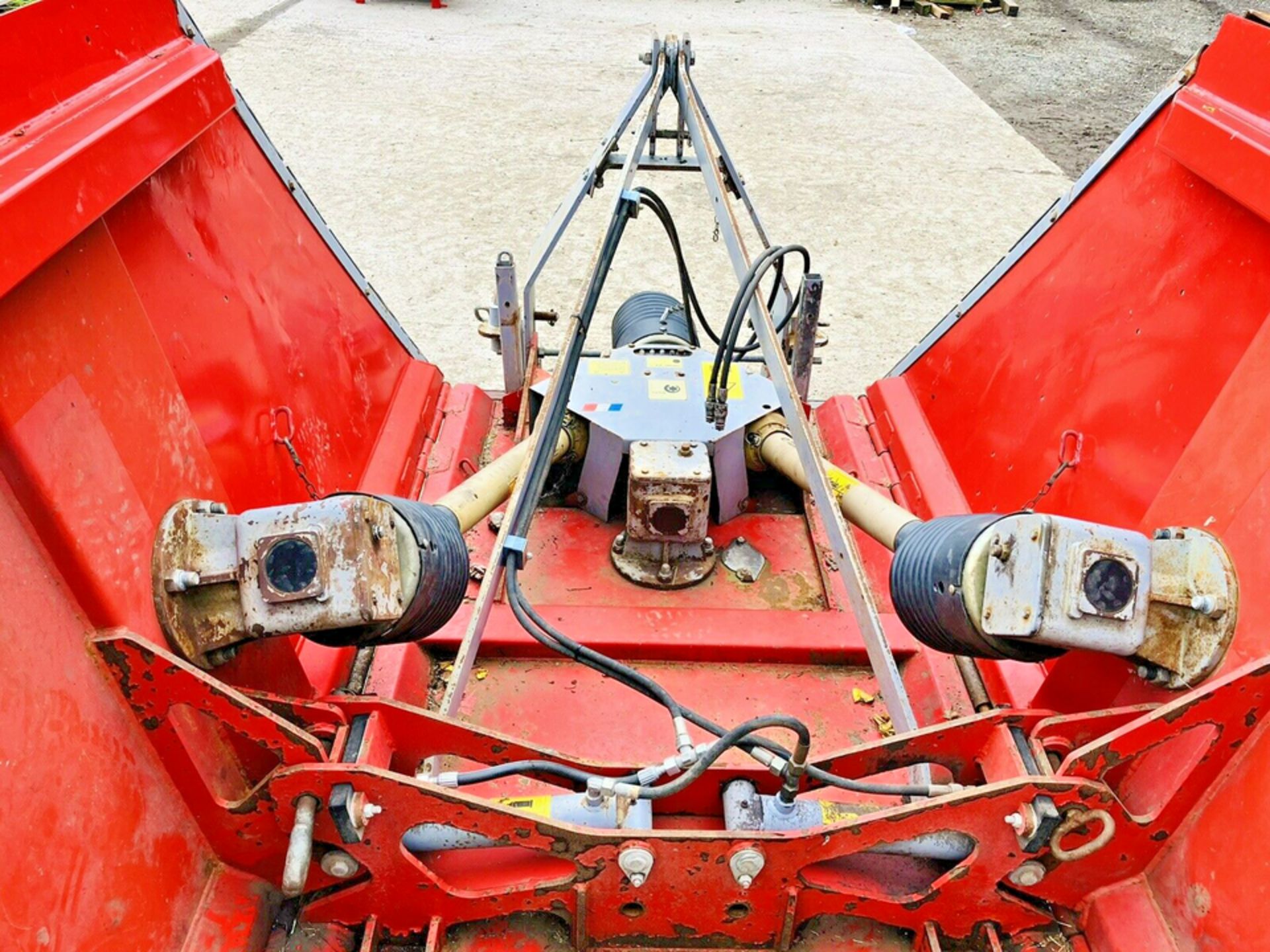 ITALIAN EXCELLENCE: SUIRE 12FT BATWING TOPPER, 3 ROTORS, 200HP GEARBOX - Image 3 of 7