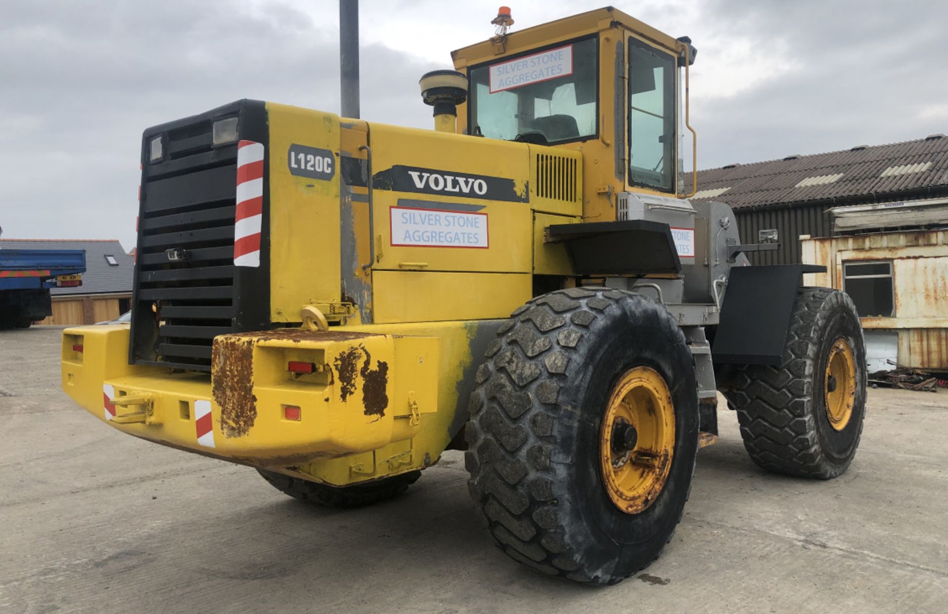 VOLVO L120 C WHEELED LOADER - Image 5 of 11