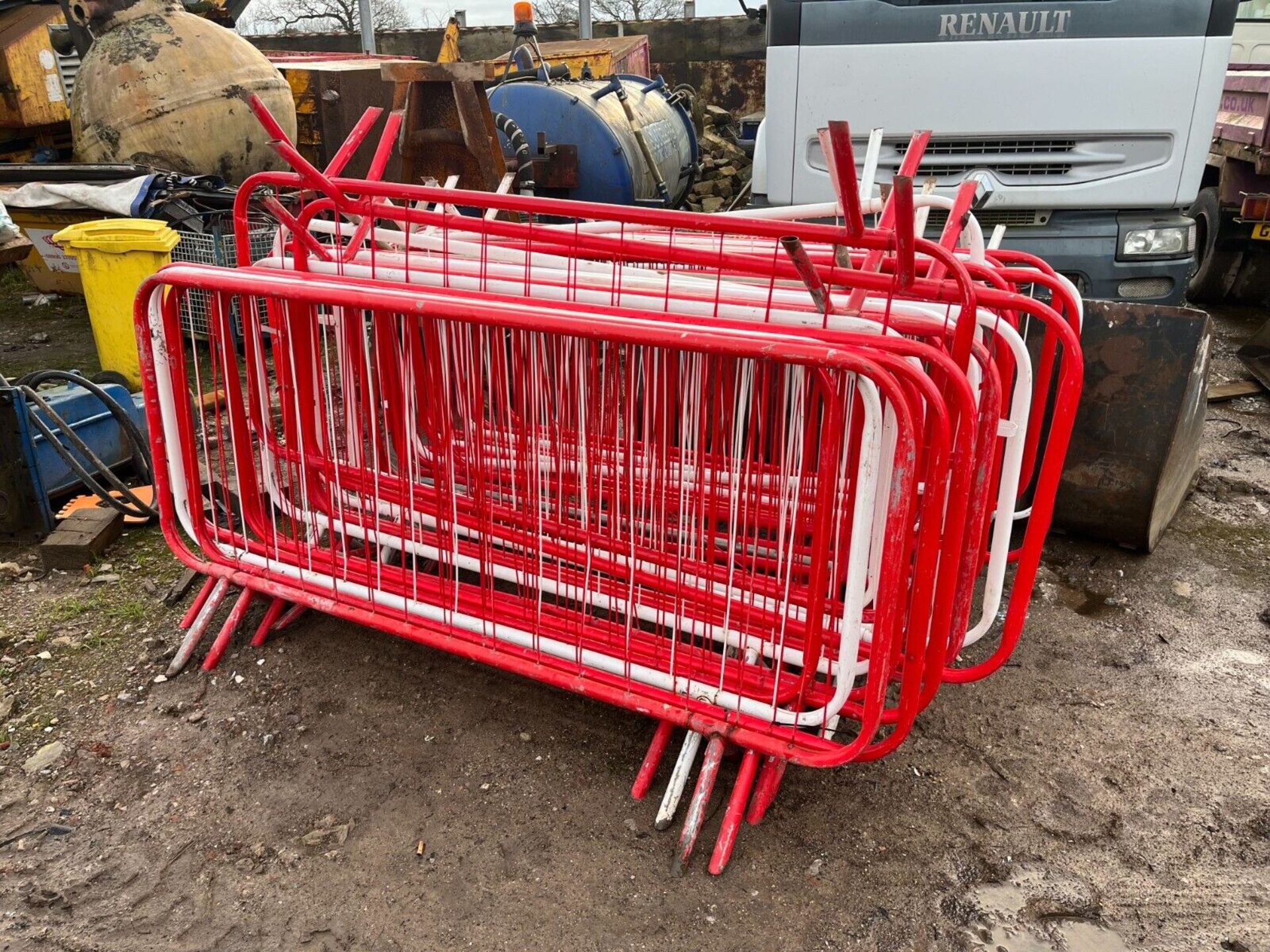 30 X USED CROWD SAFETY BARRIERS - Image 3 of 3