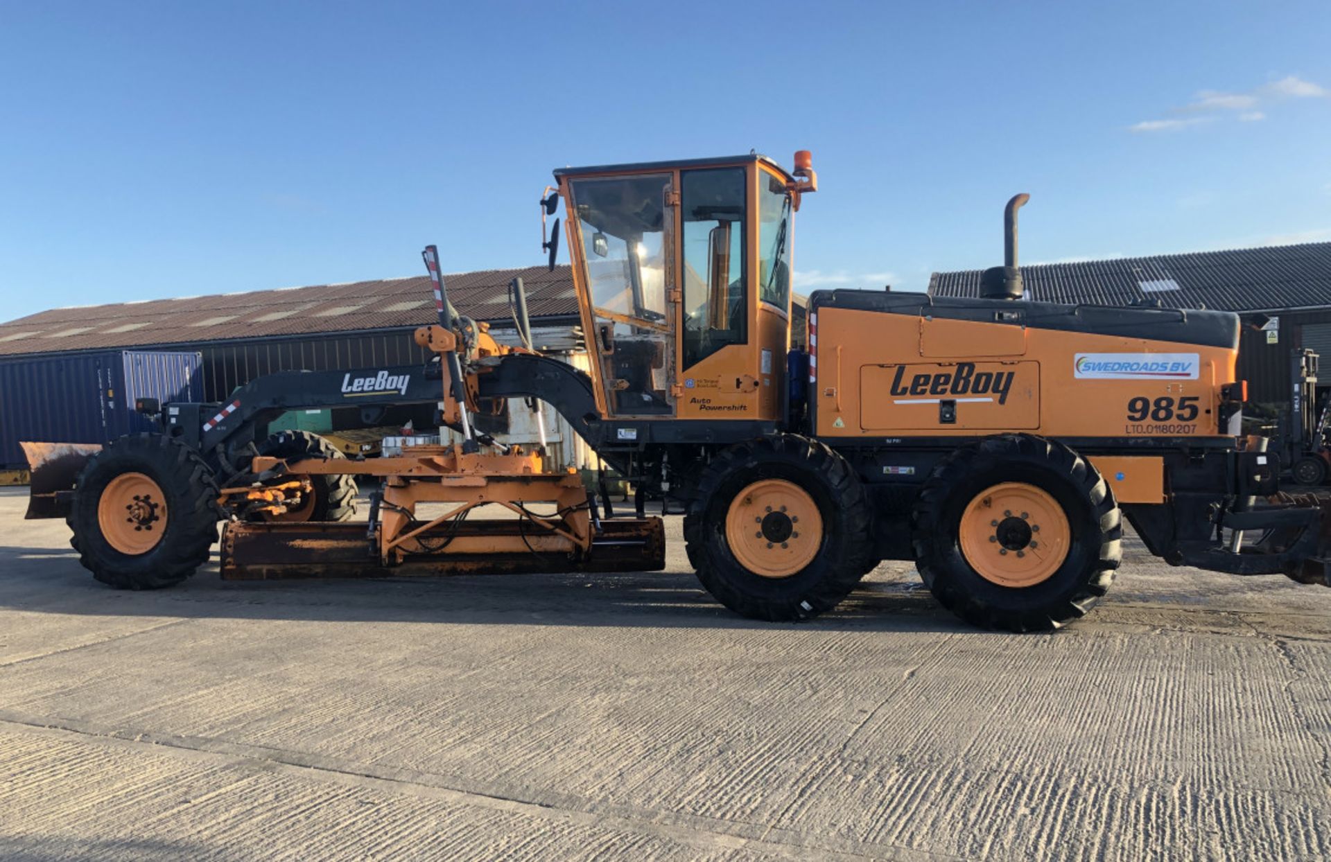 LEE BOY 985 MOTOR GRADER (SAME SIZE AS CAT 140 H) - Image 9 of 11