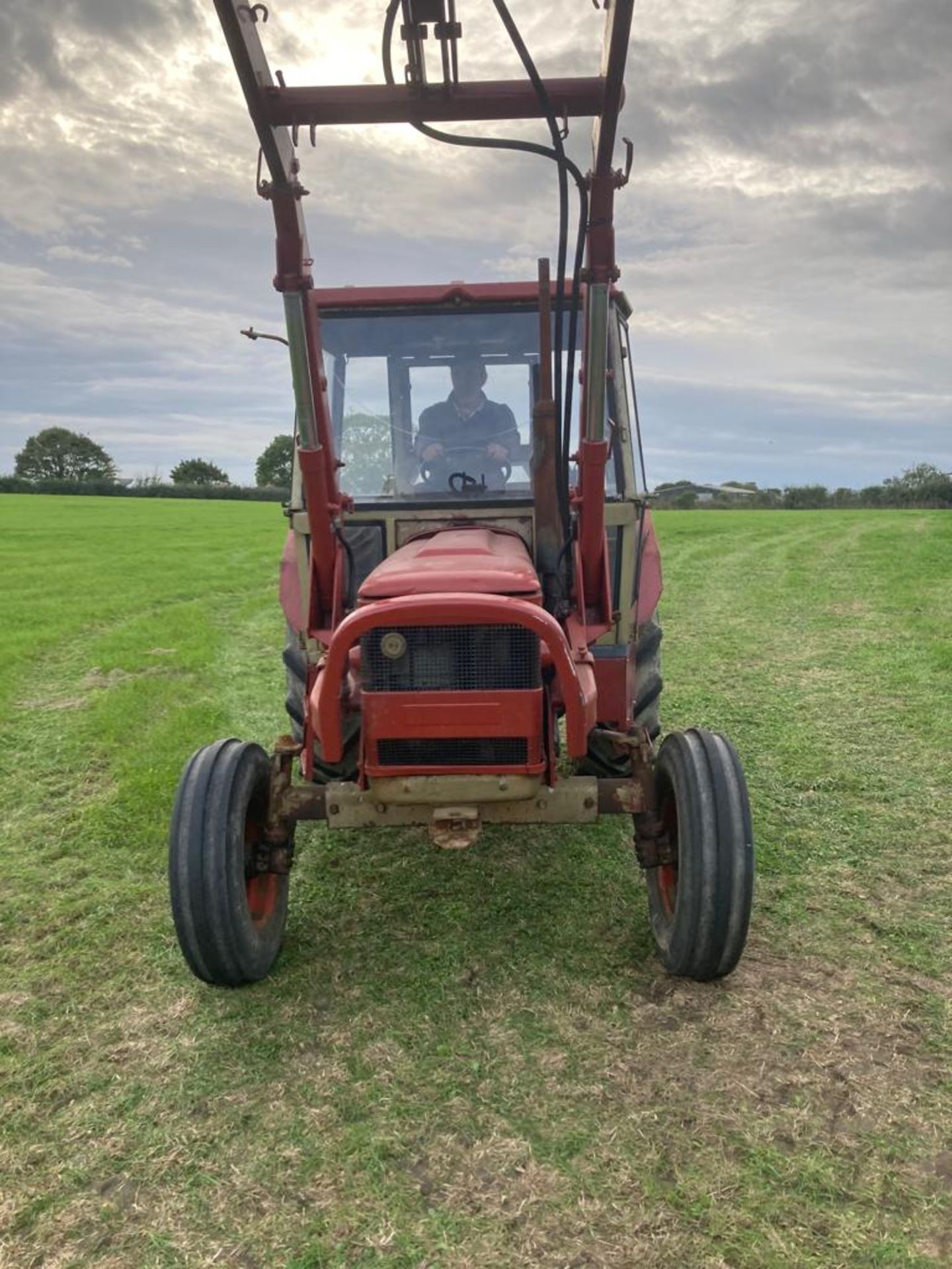 6718 C/W LOADER ZETOR - Image 2 of 5