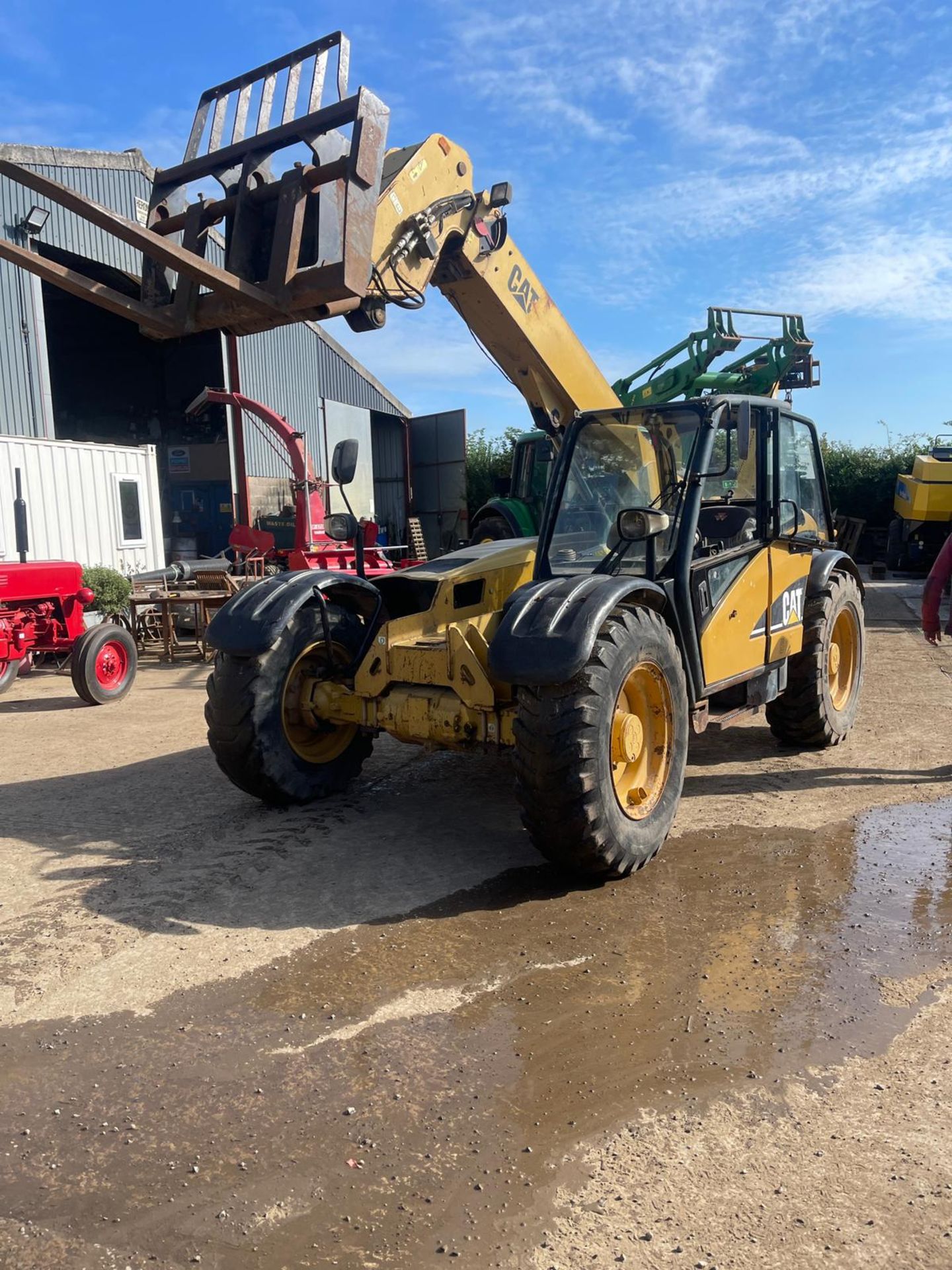 2004 CAT TH220B TELEHANDLER