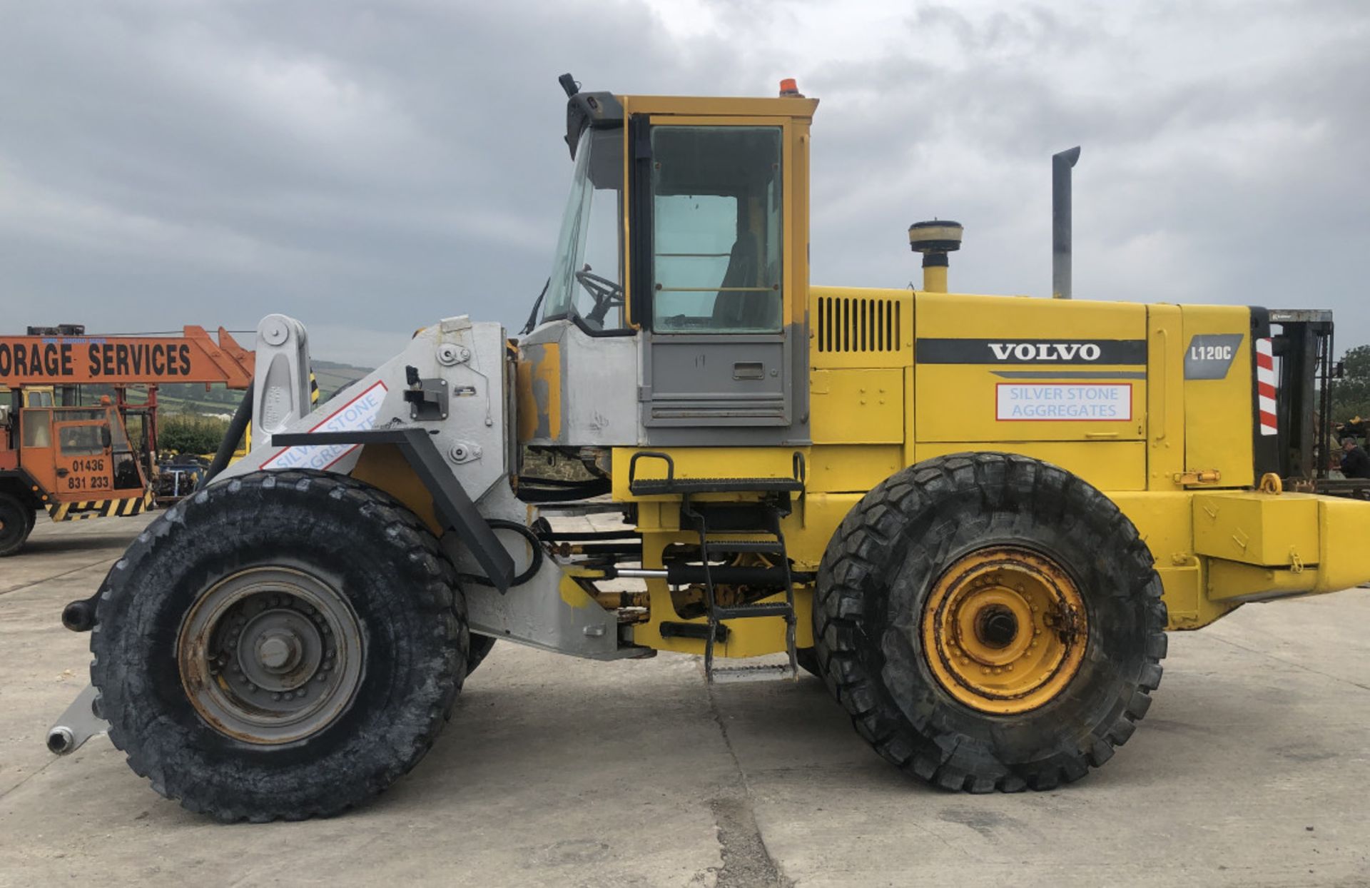 VOLVO L120 C WHEELED LOADER - Image 3 of 11