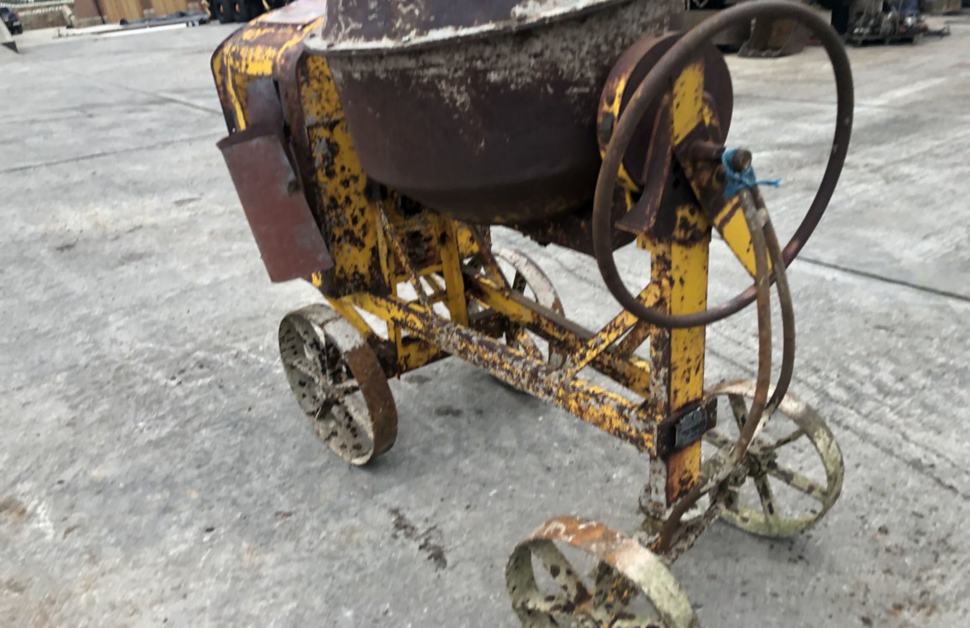 BENFORD TOWABLE CEMENT MIXER - Image 6 of 7