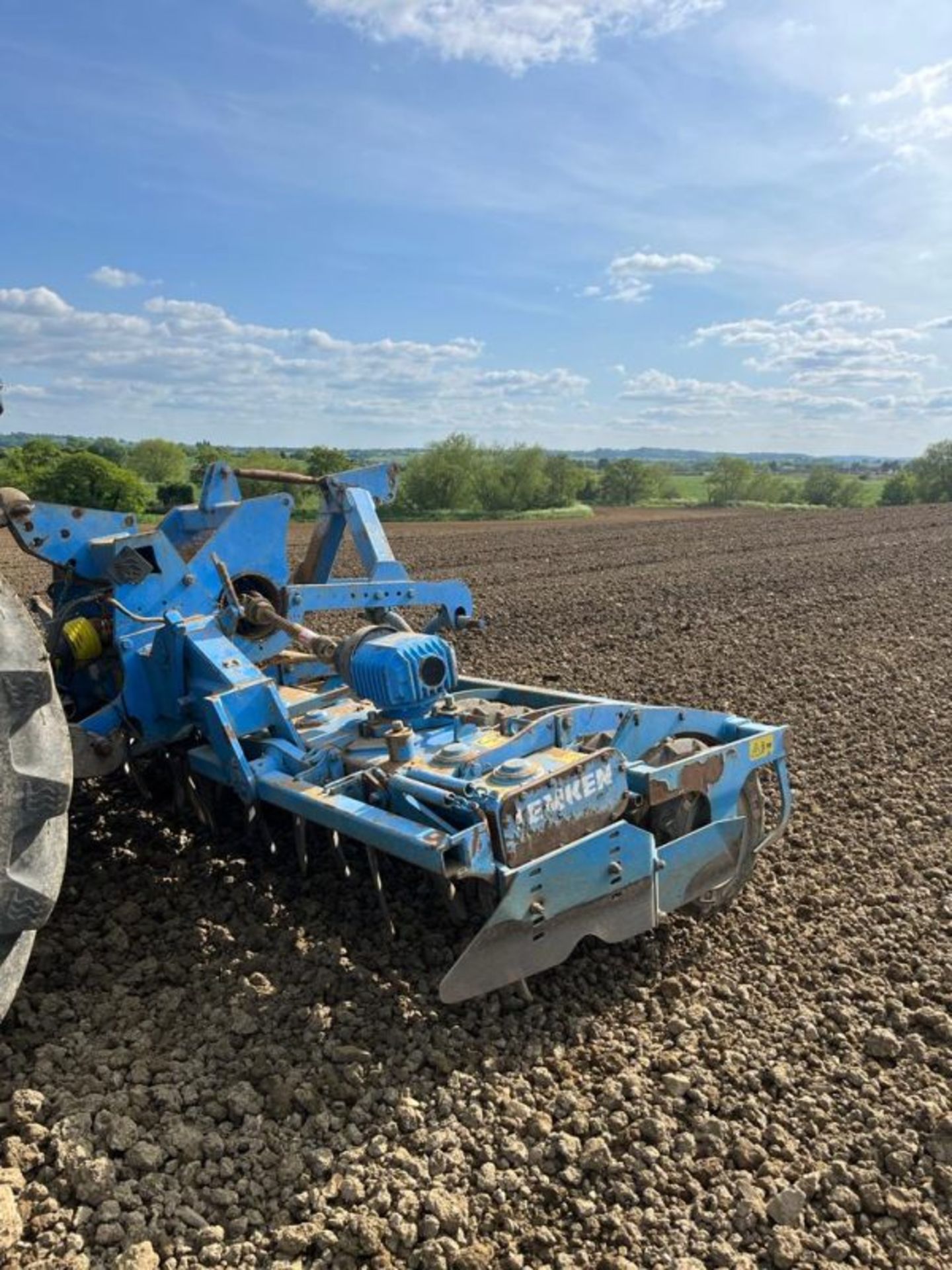 LEMKEN ZIRKON 10/400, 4M FOLDING POWER HARROW. - Image 5 of 6