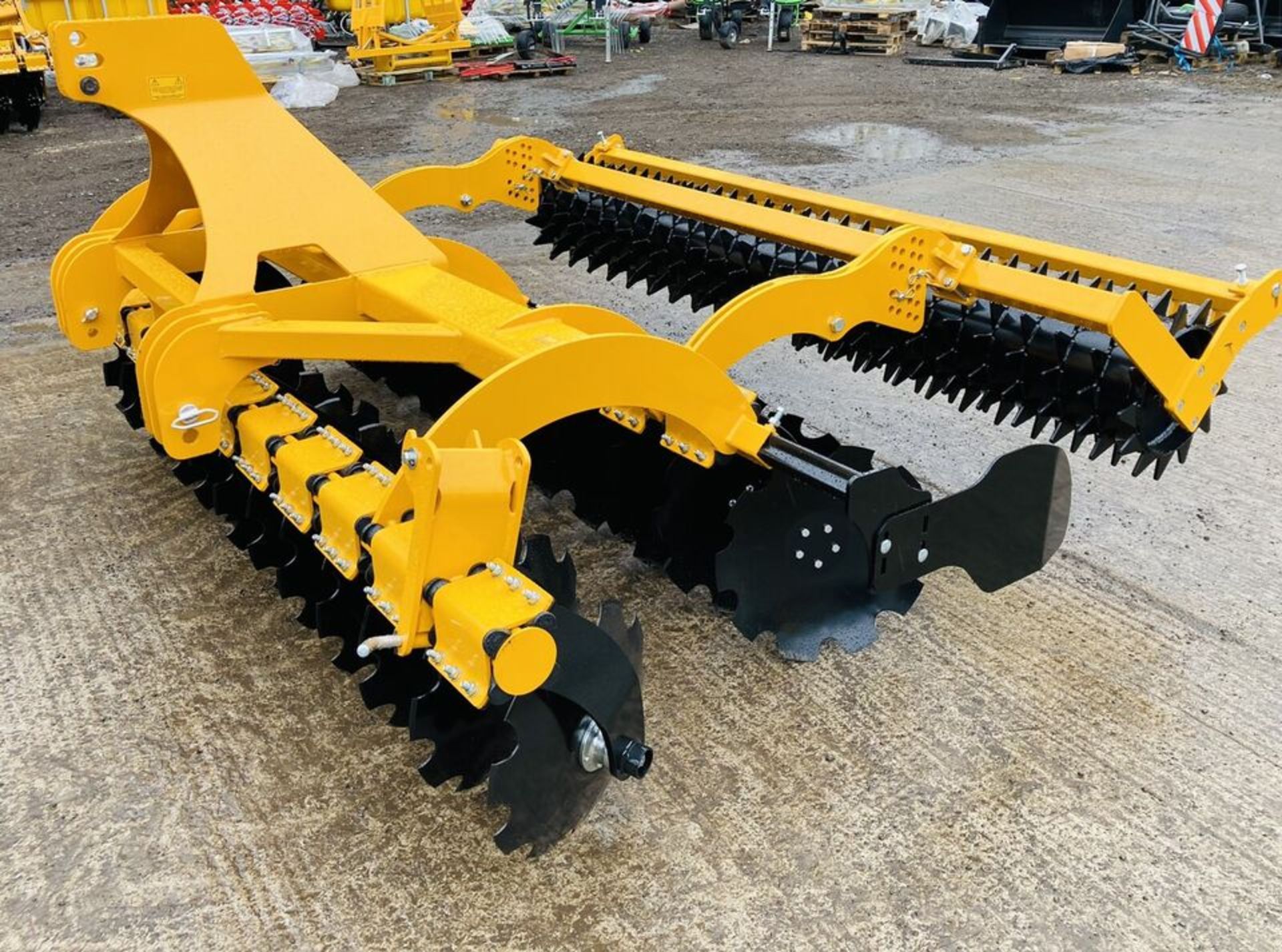 NEW 3M STALTECH DISC HARROWS500M ADJUSTABLE PACKER ROLLER WITH SCRAPERS - Image 8 of 15
