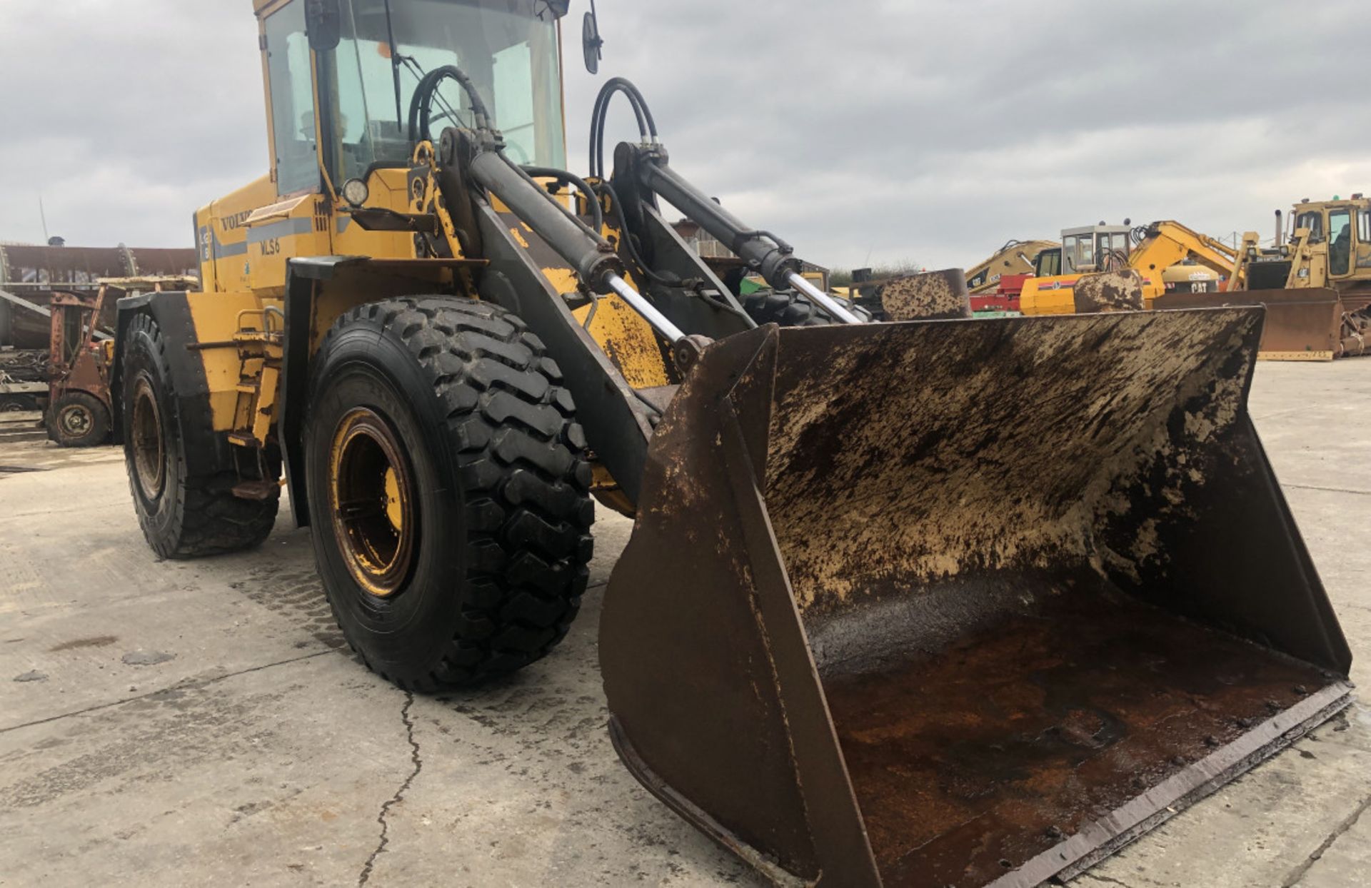 VOLVO L120B WHEELED LOADER - Image 7 of 10