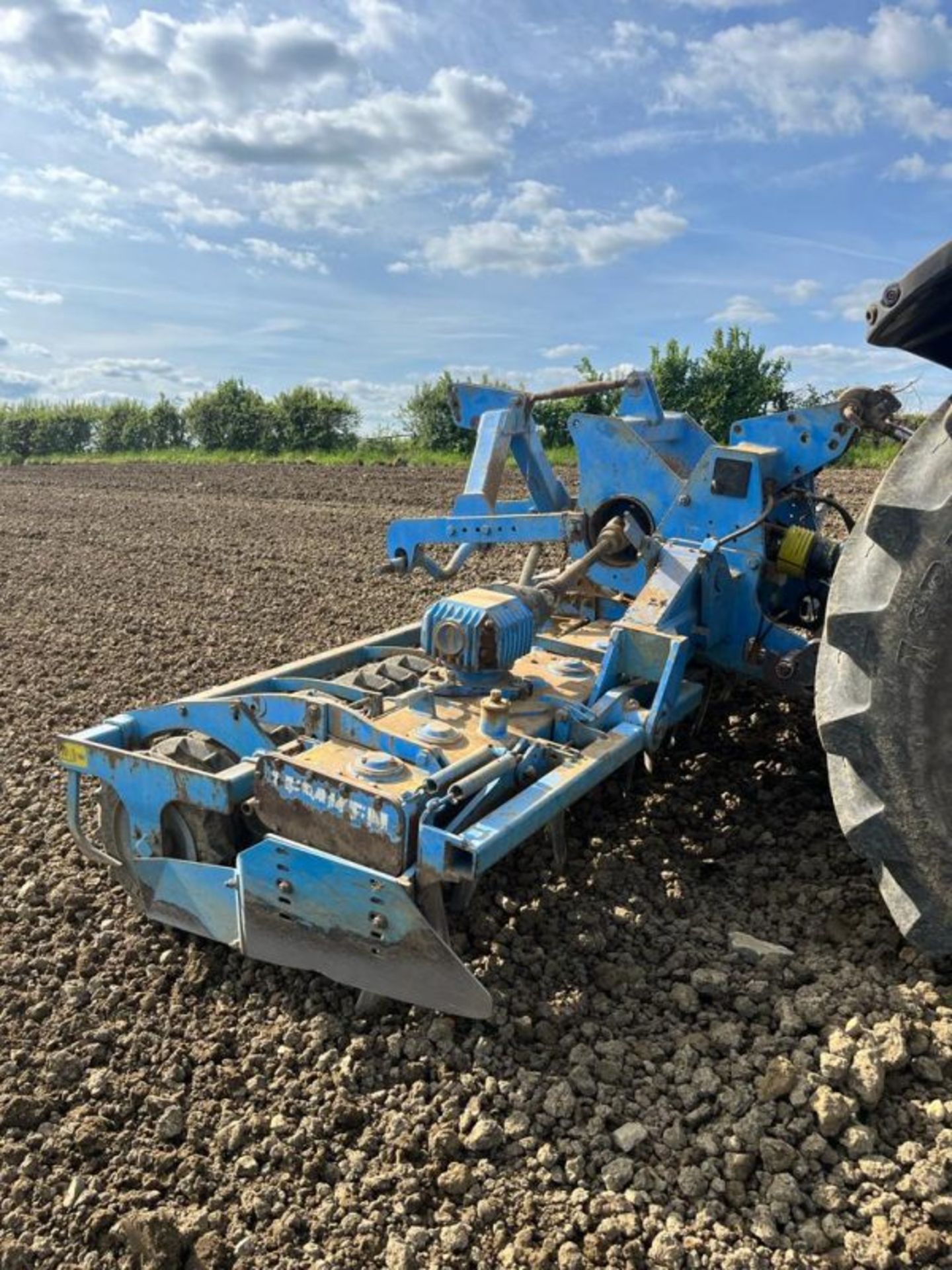 LEMKEN ZIRKON 10/400, 4M FOLDING POWER HARROW. - Image 2 of 6