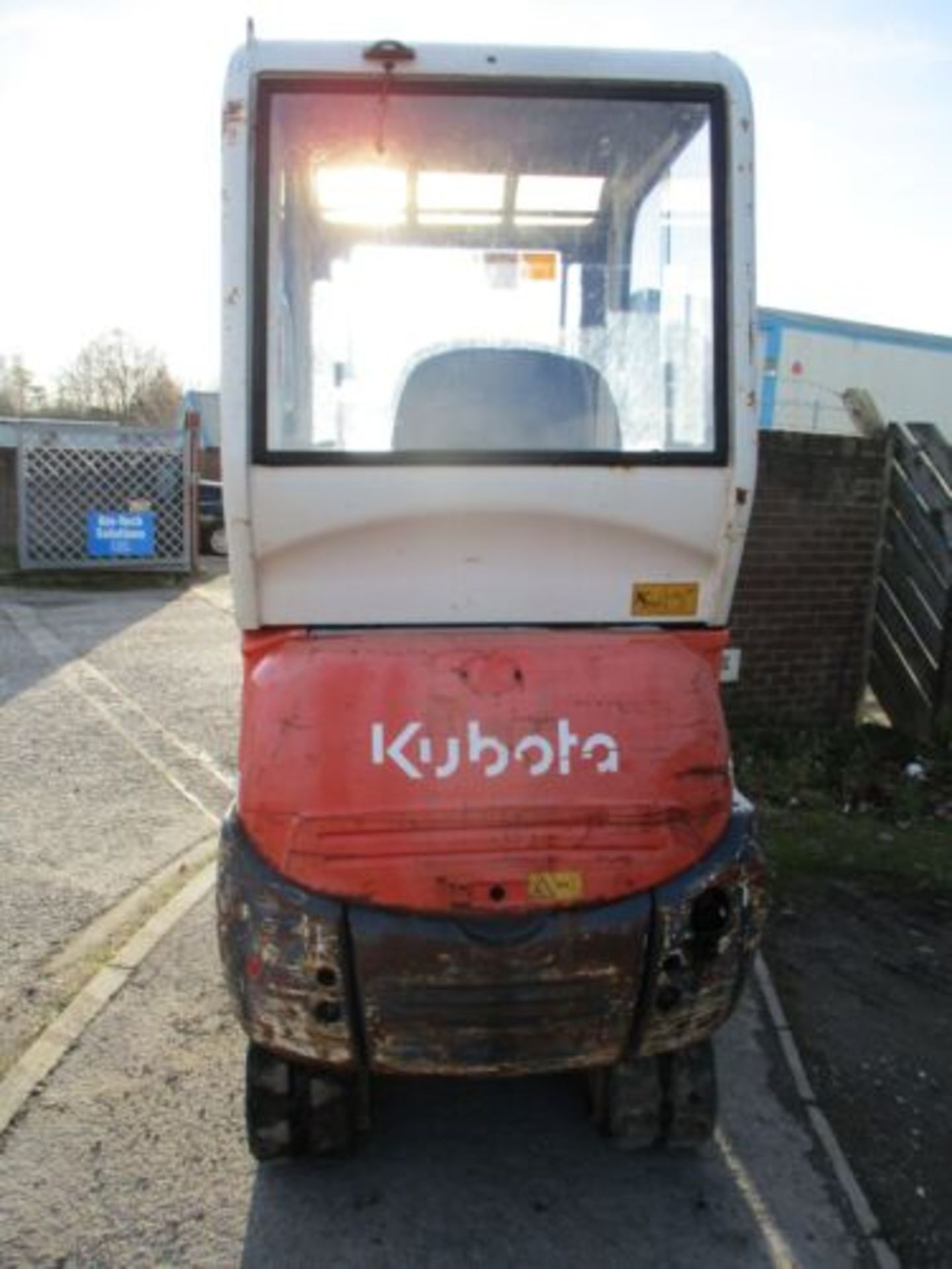 2006 KUBOTA MINI EXCAVATOR: 3-CYLINDER DIESEL - Image 10 of 15