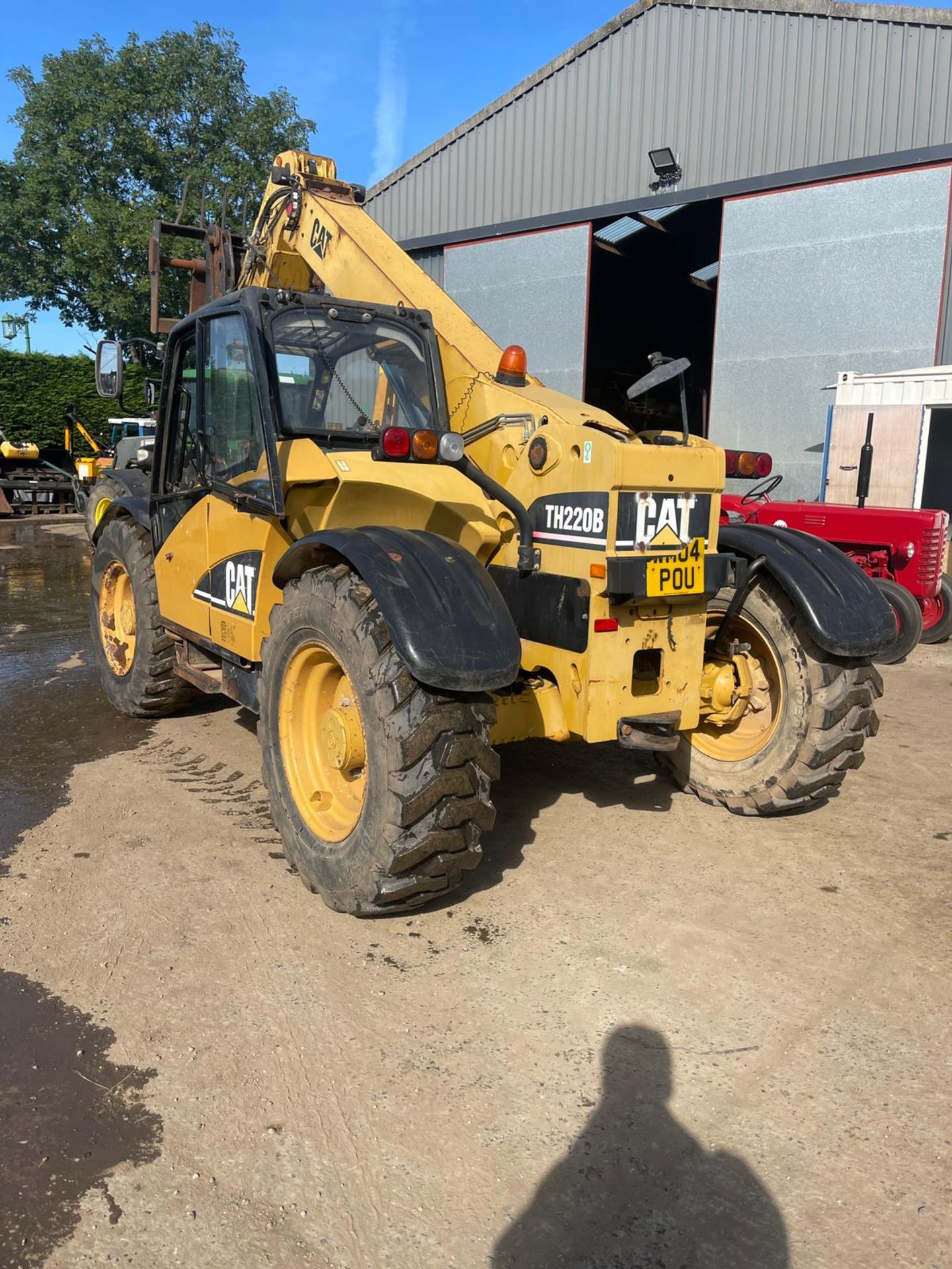 2004 CAT TH220B TELEHANDLER - Image 5 of 10