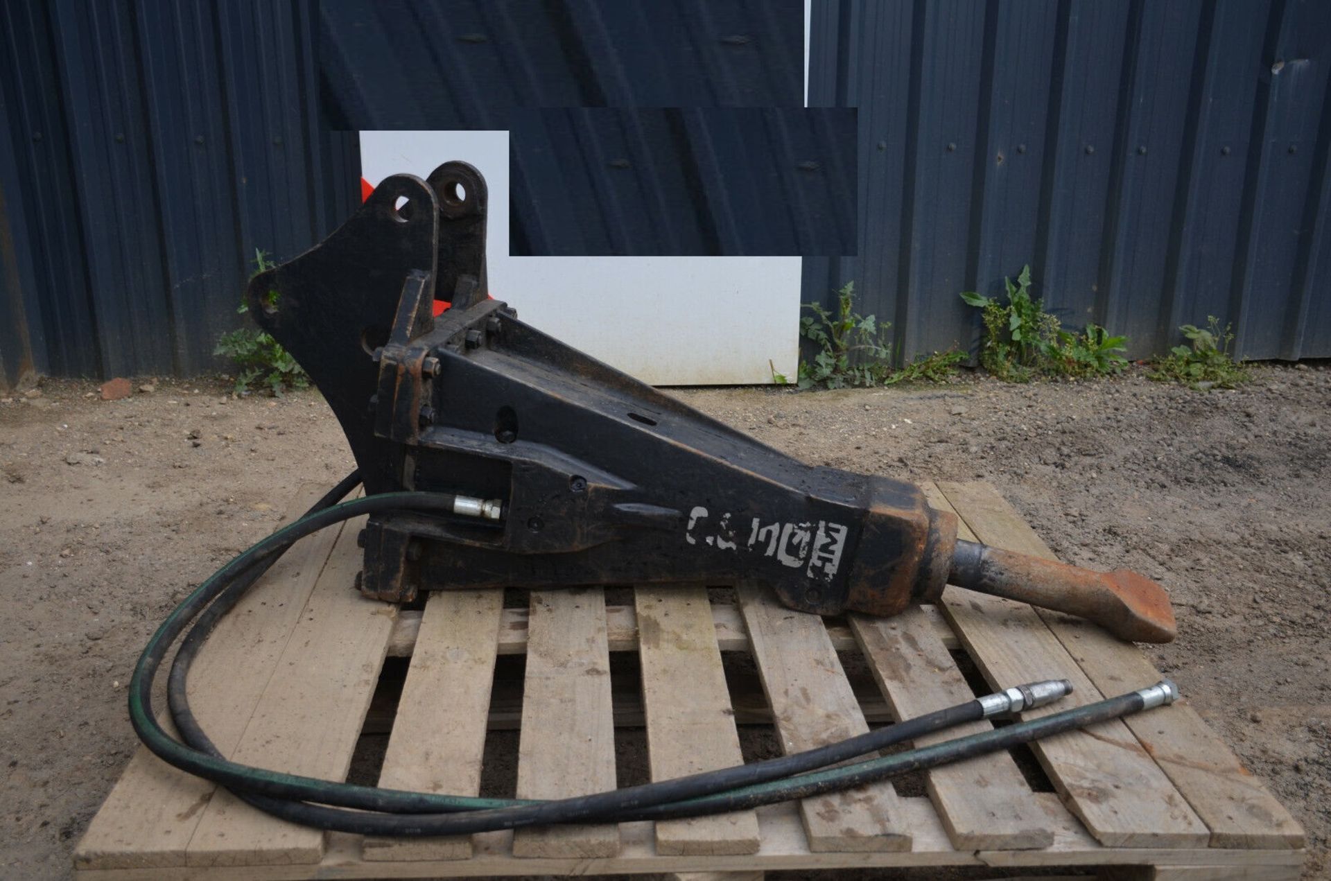 2007 HYDRAULIC HAMMER - RELIABLE POWER FOR EXCAVATOR BREAKTHROUGHS - Image 7 of 8