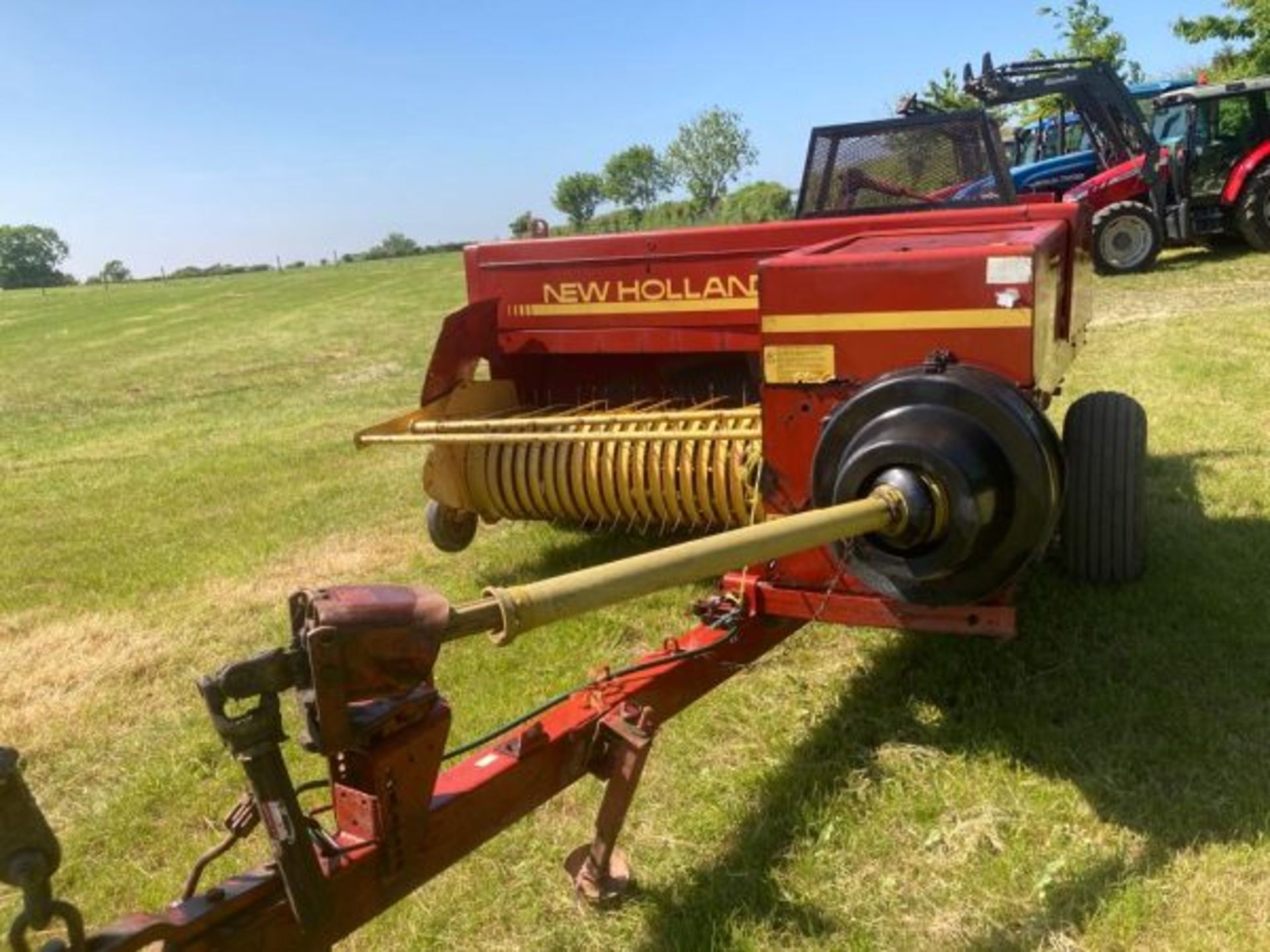 NEW HOLLAND 570 CONVENTIONAL BALER - Image 6 of 10