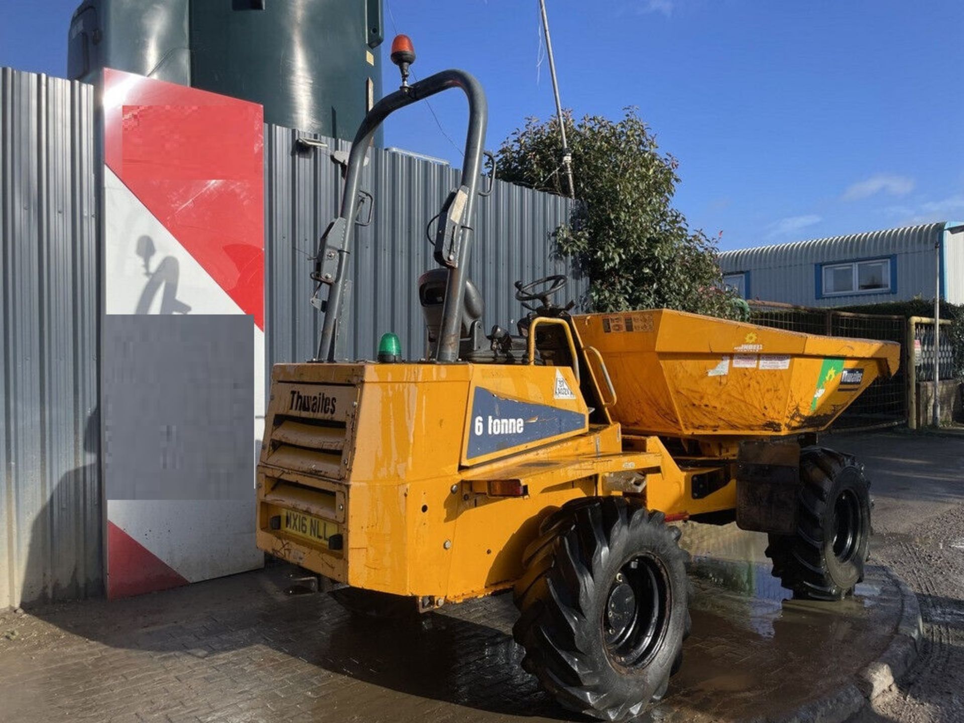 POWERFUL PERFORMANCE: 2016 THWAITES 6-TON SWIVEL DUMPER - Image 5 of 8