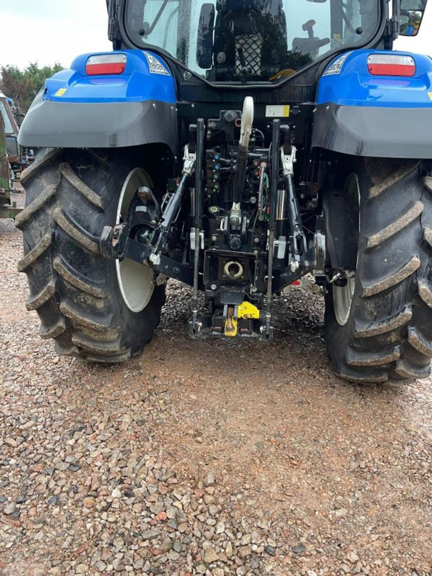 T6.145 TRACTOR NEW HOLLAND - Image 5 of 10