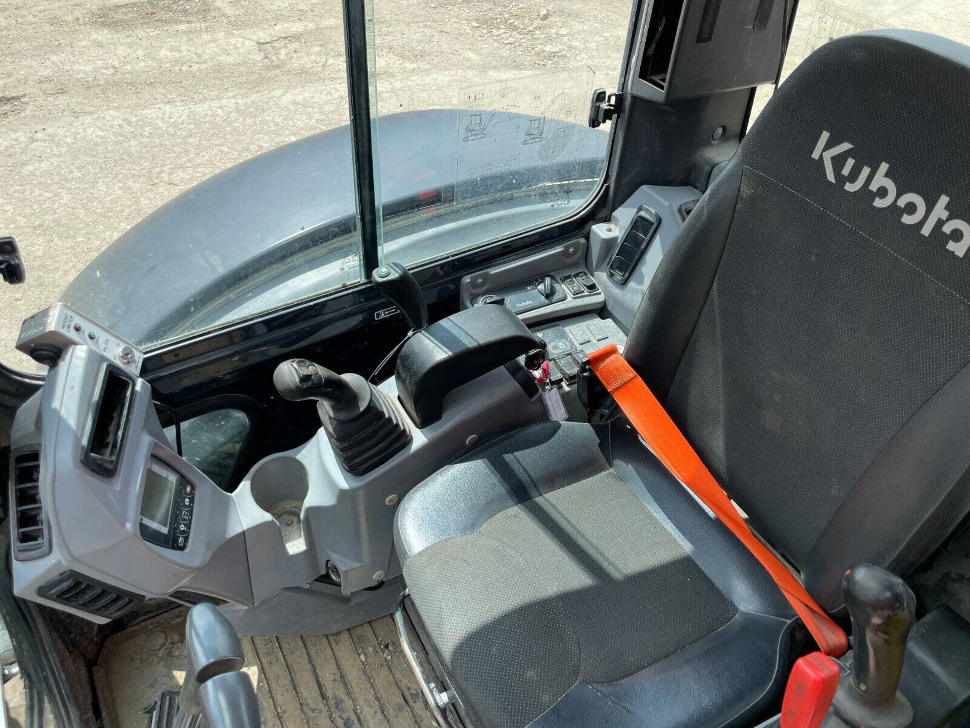 2015 KUBOTA U48-4: 3450 HOURS OF MINI EXCAVATOR EXCELLENCE - Image 8 of 12