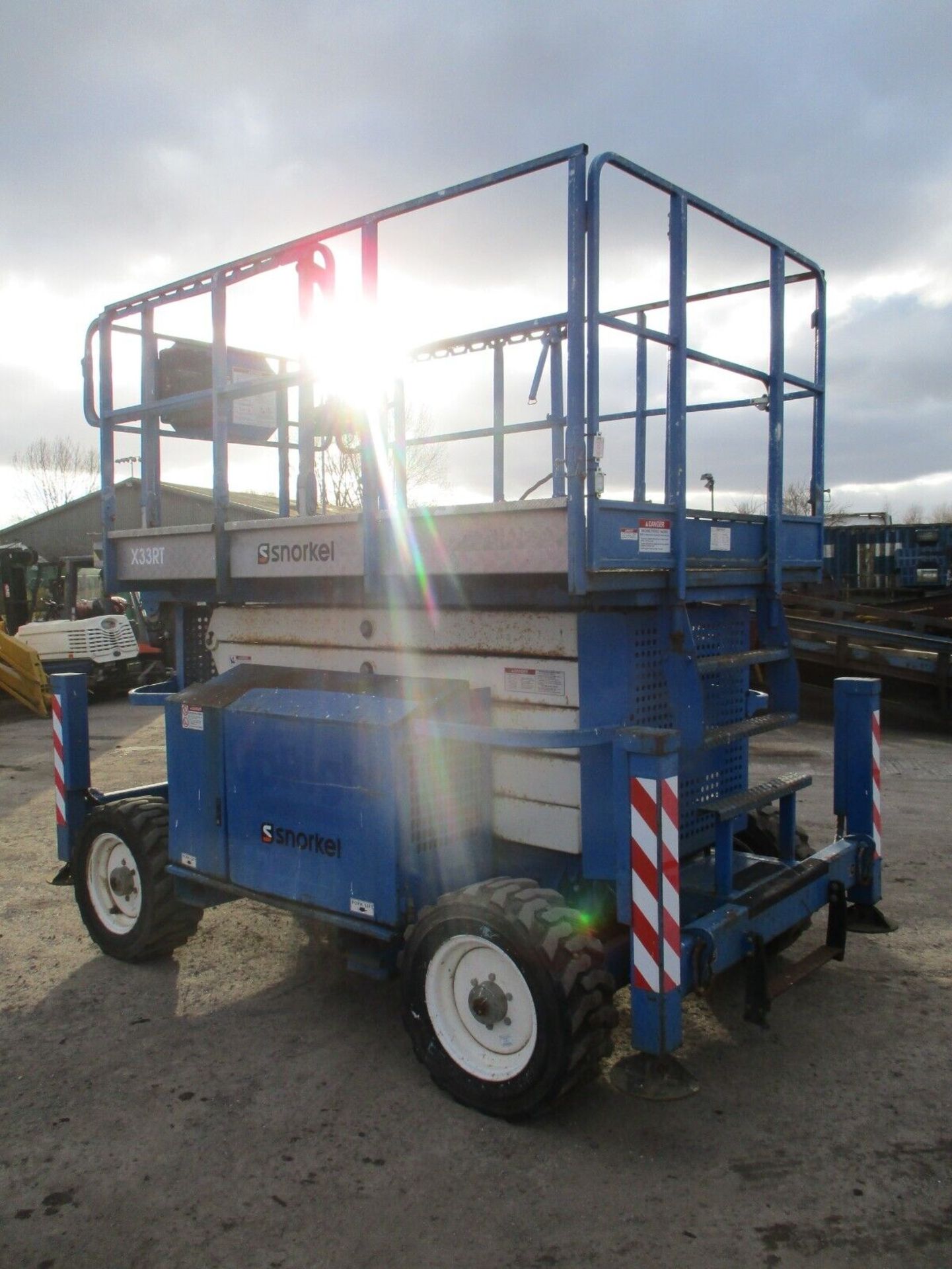 2007 UPRIGHT X33RT: 12M WORKING HEIGHT, SELF-PROPELLED - Image 3 of 14