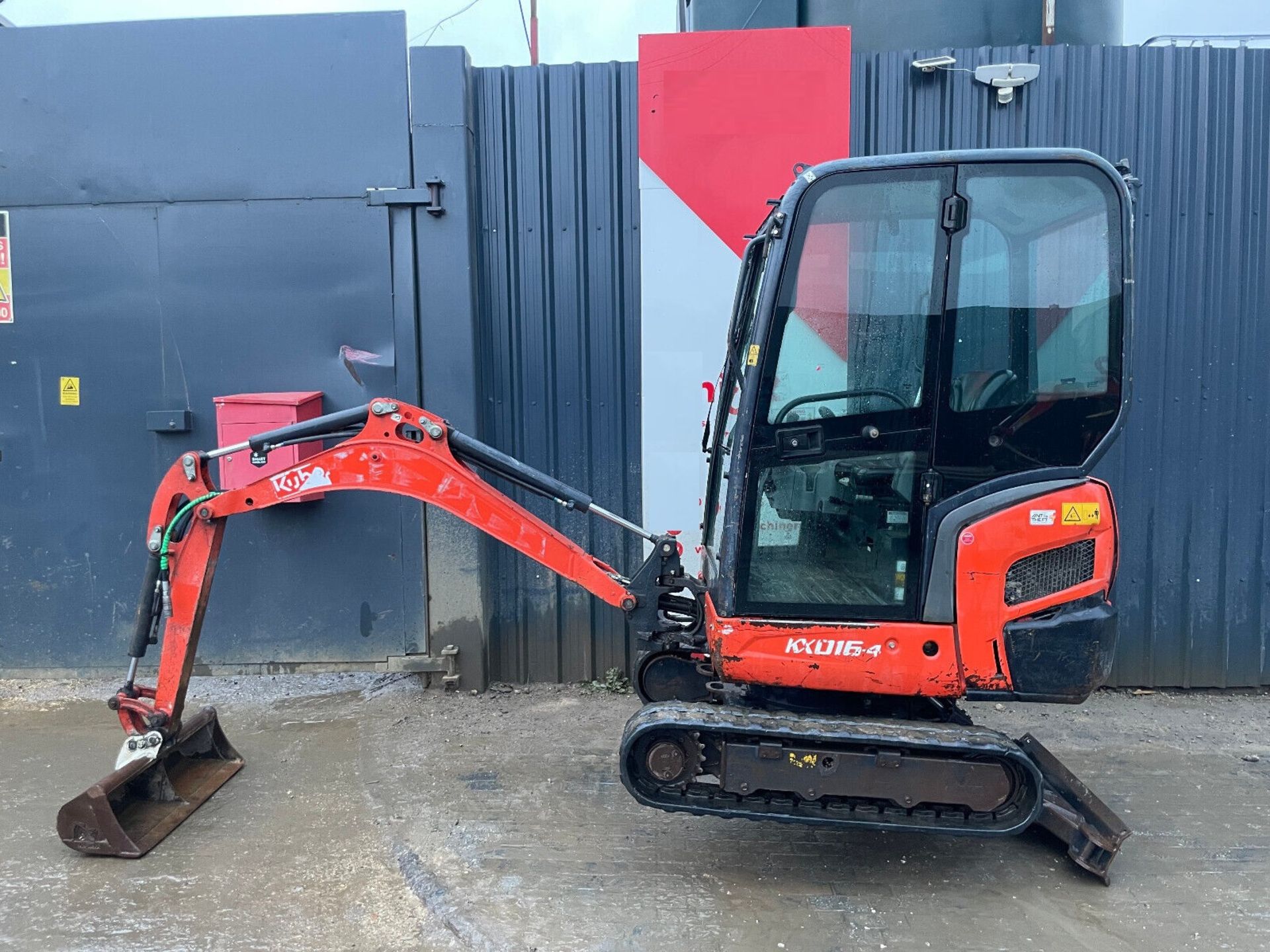 FULL CAB COMFORT: KUBOTA KX016-4 REDEFINES MINI EXCAVATION - Image 3 of 11