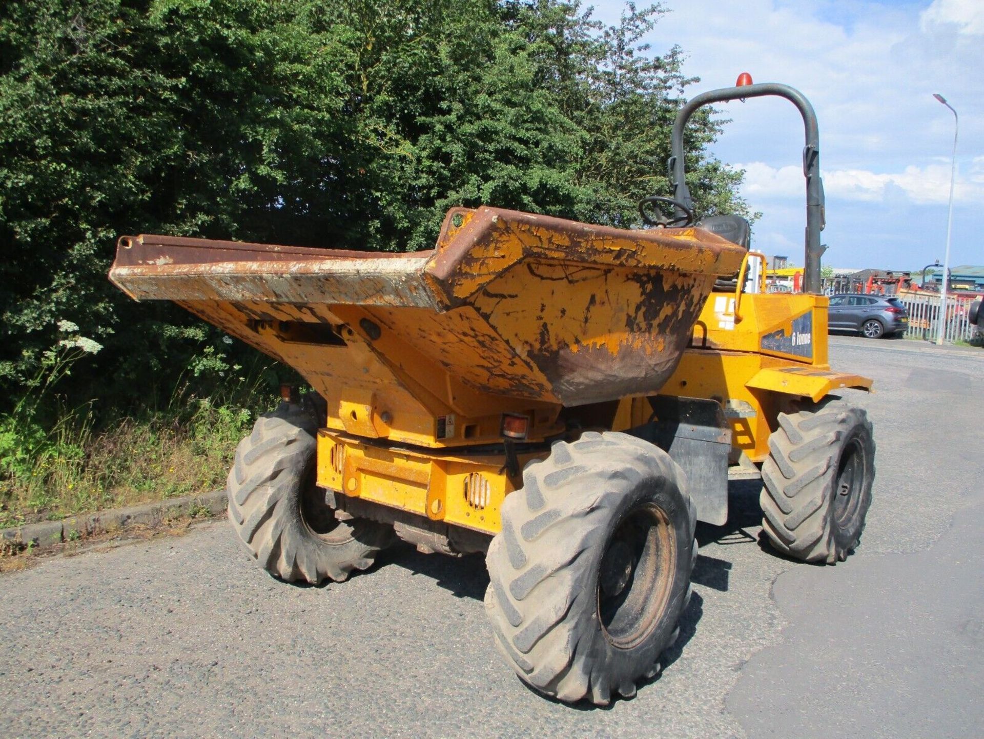 2012 THWAITES 6-TON DUMPER: THE SWIVEL SKIP SPECIALIST - Image 5 of 13