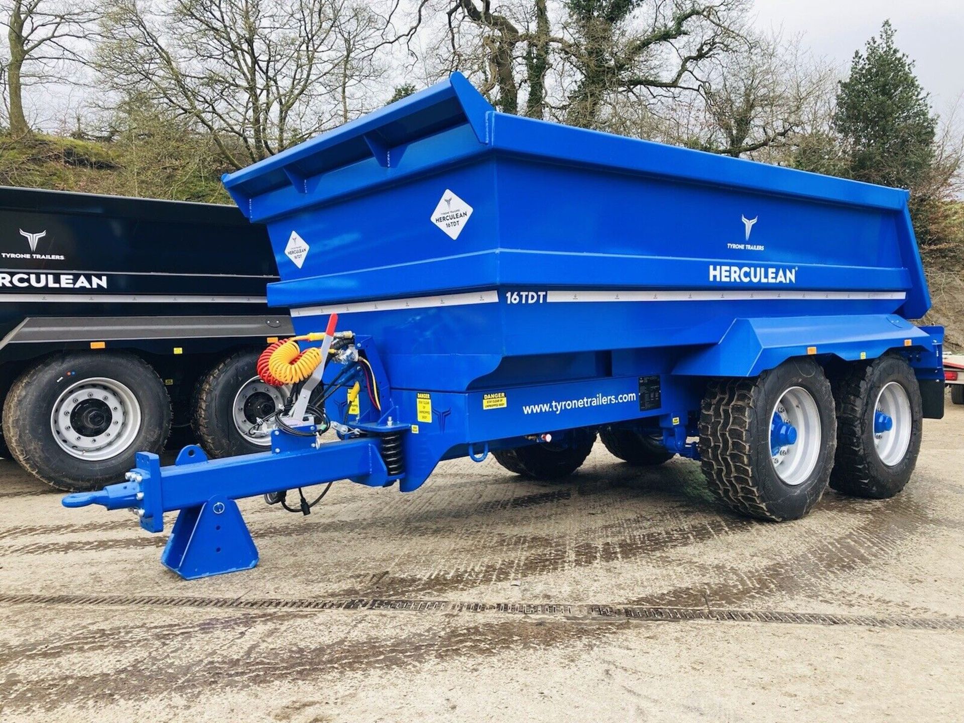 TYRONE TRIUMPH: 16-TON DUMP TRAILERS - AIR & OIL BRAKES, TWIN TIPPING RAMS