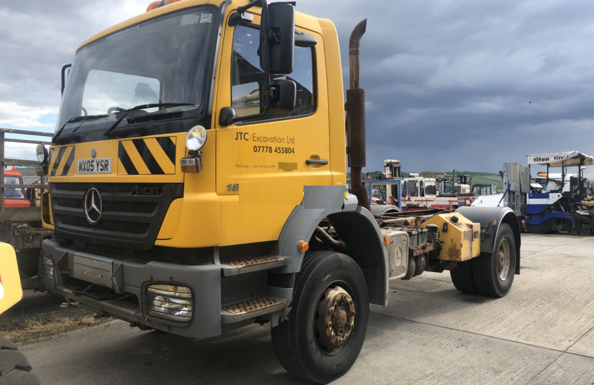 MERCEDES 1823 AXOR 18 TON CAB AND CHASSIS