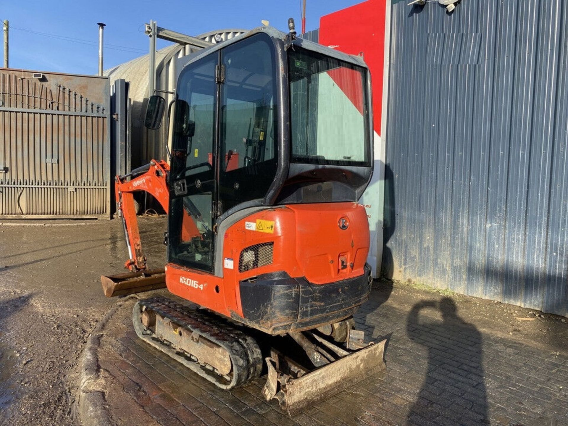 2015 KUBOTA KX016-4: UNLEASHING POWER WITH 2572 HOURS OF PRECISION