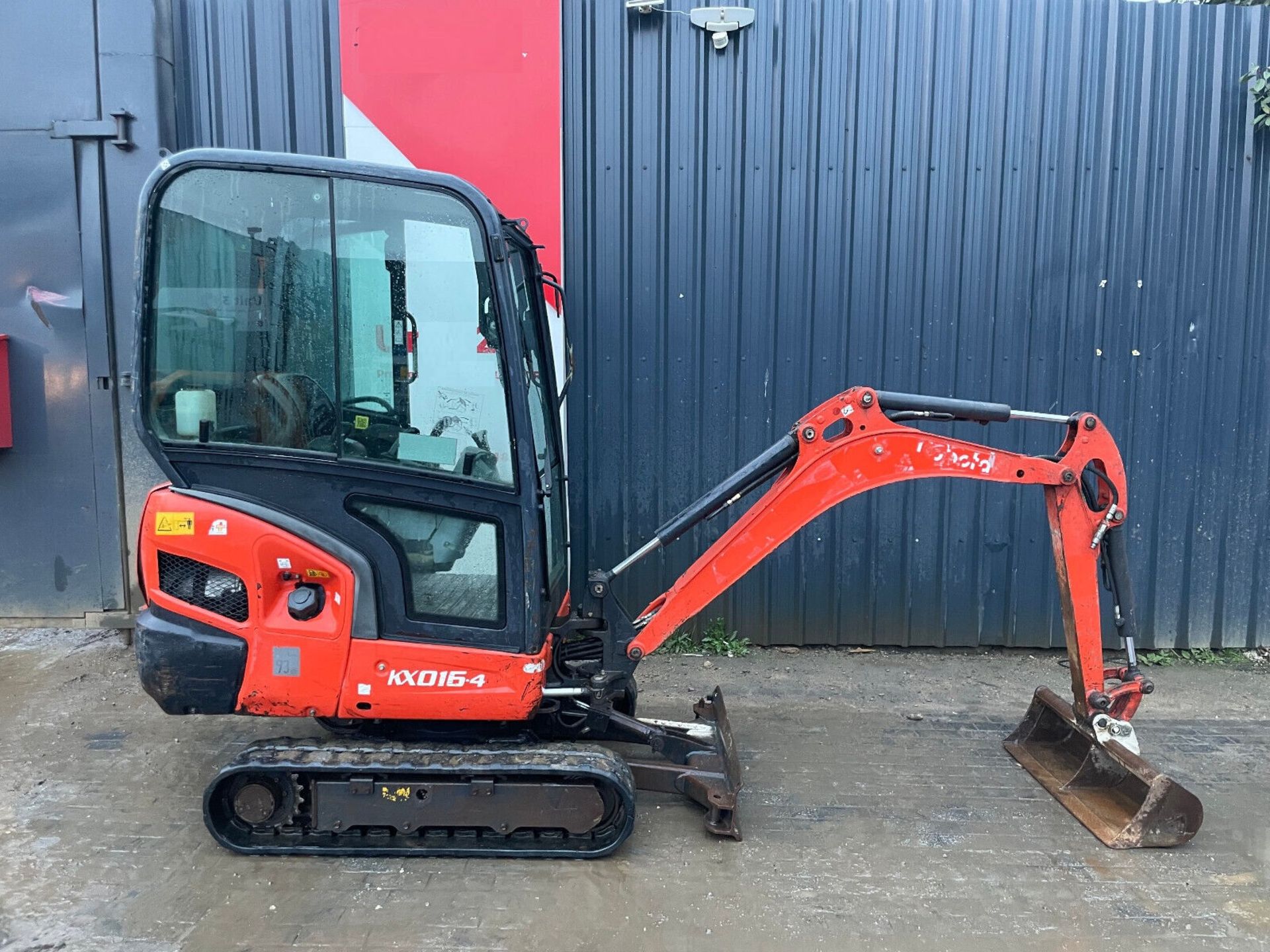 FULL CAB COMFORT: KUBOTA KX016-4 REDEFINES MINI EXCAVATION - Image 10 of 11