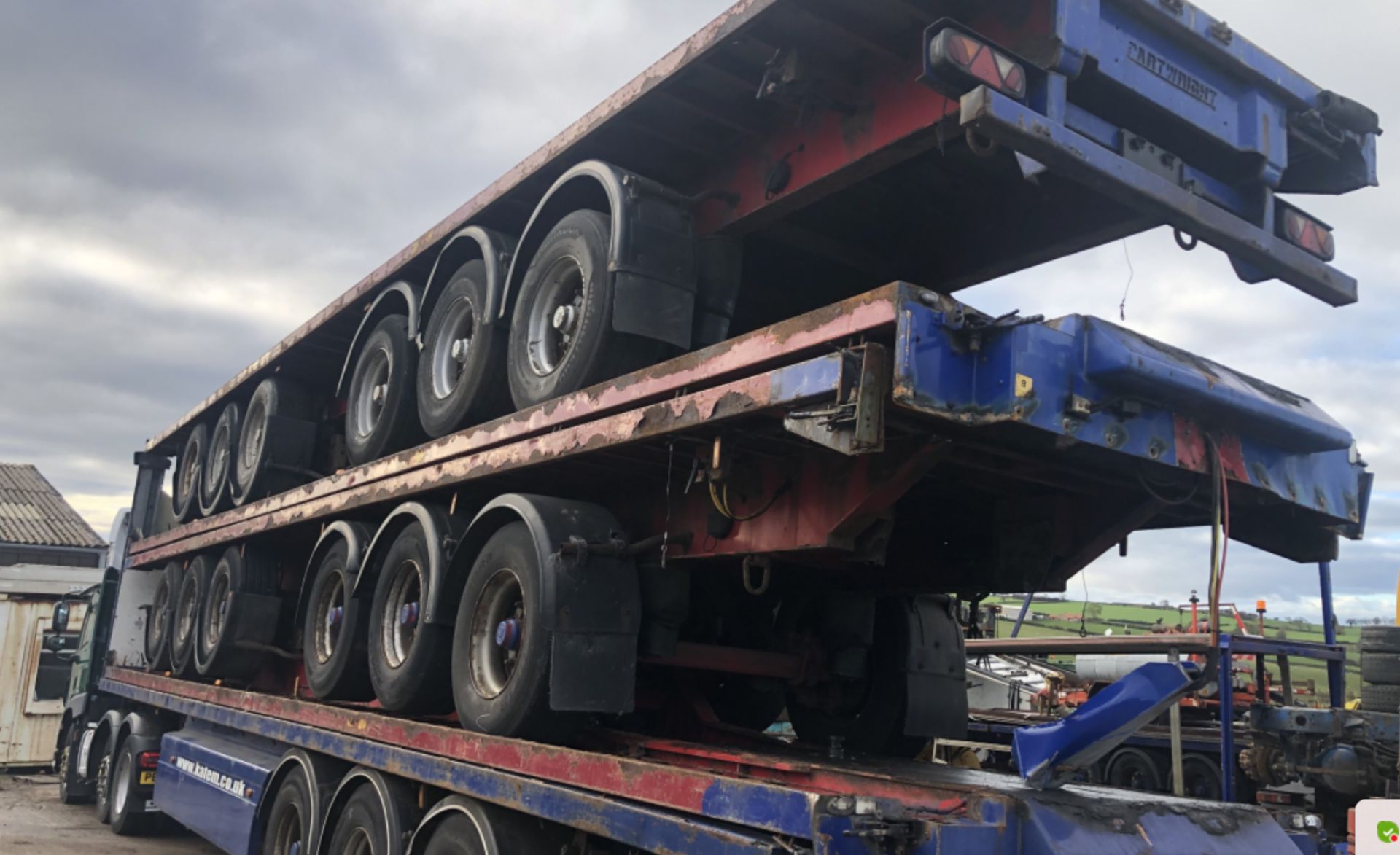 STACK OF 5 X13.6 METRE TRIAXLE FLAT TRAILORS BPW A - Image 5 of 9