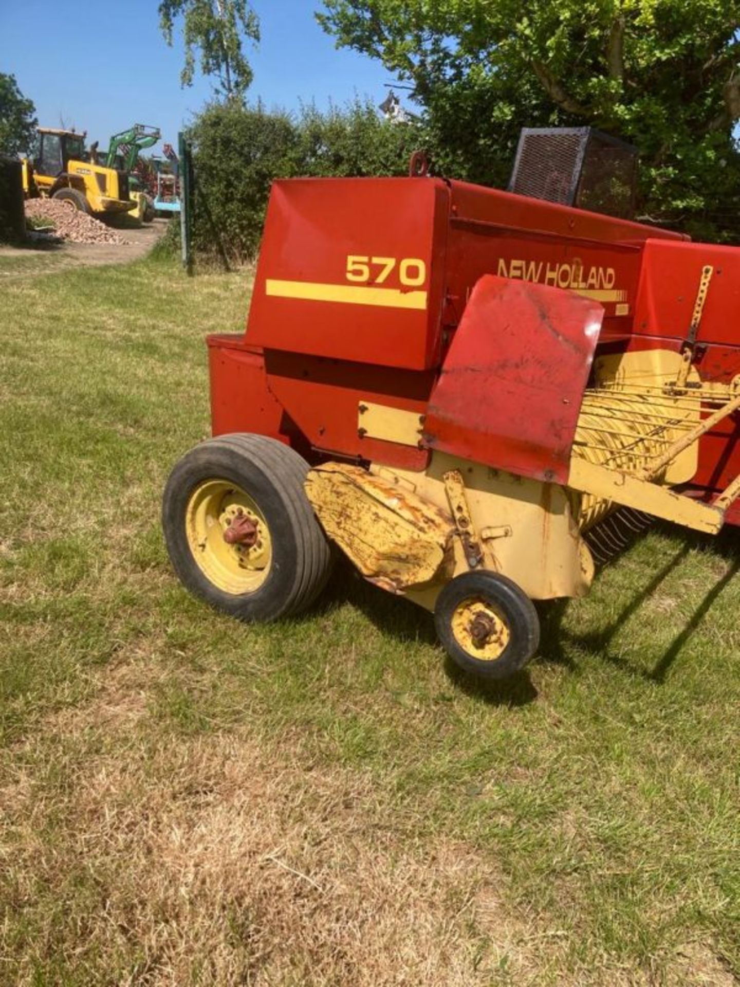 NEW HOLLAND 570 CONVENTIONAL BALER - Image 3 of 10