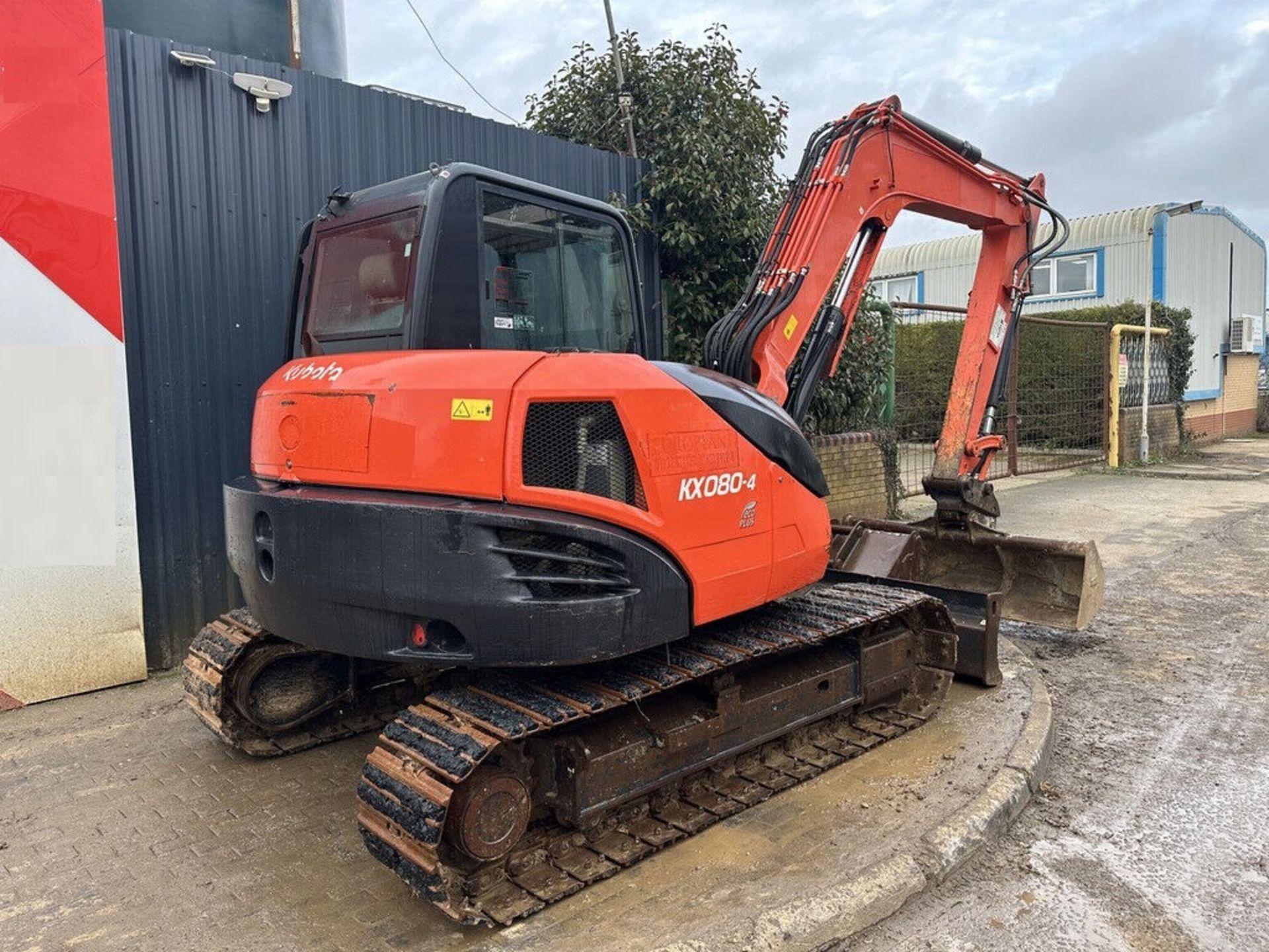 POWERFUL AND READY: 2016 KUBOTA EXCAVATOR - FULL CAB, BLADE, PIPED - Bild 3 aus 11