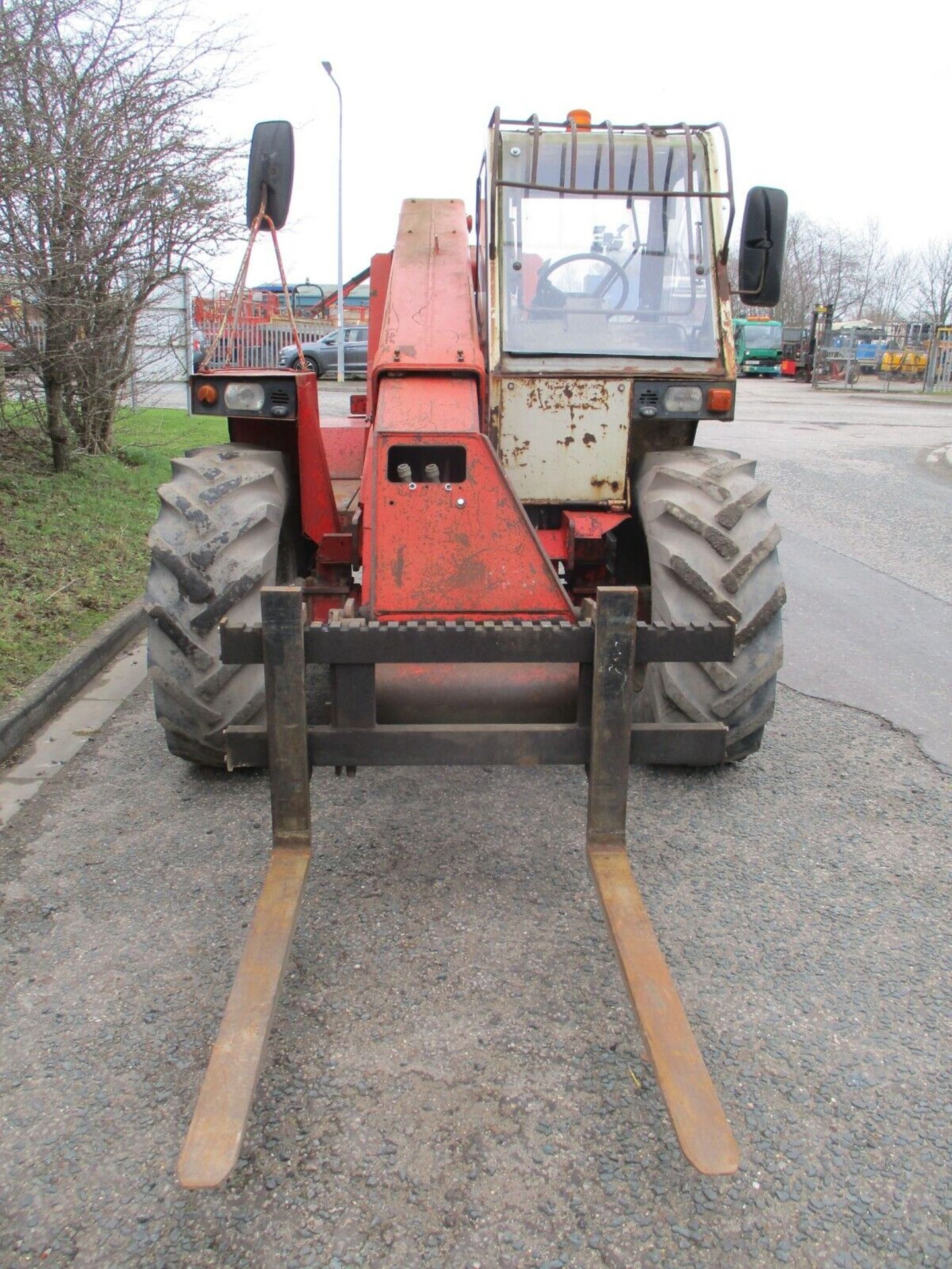 MANITOU 425: POWER PACKED 2.5 TON TURBO DIESEL TELEHANDLER - Image 11 of 15