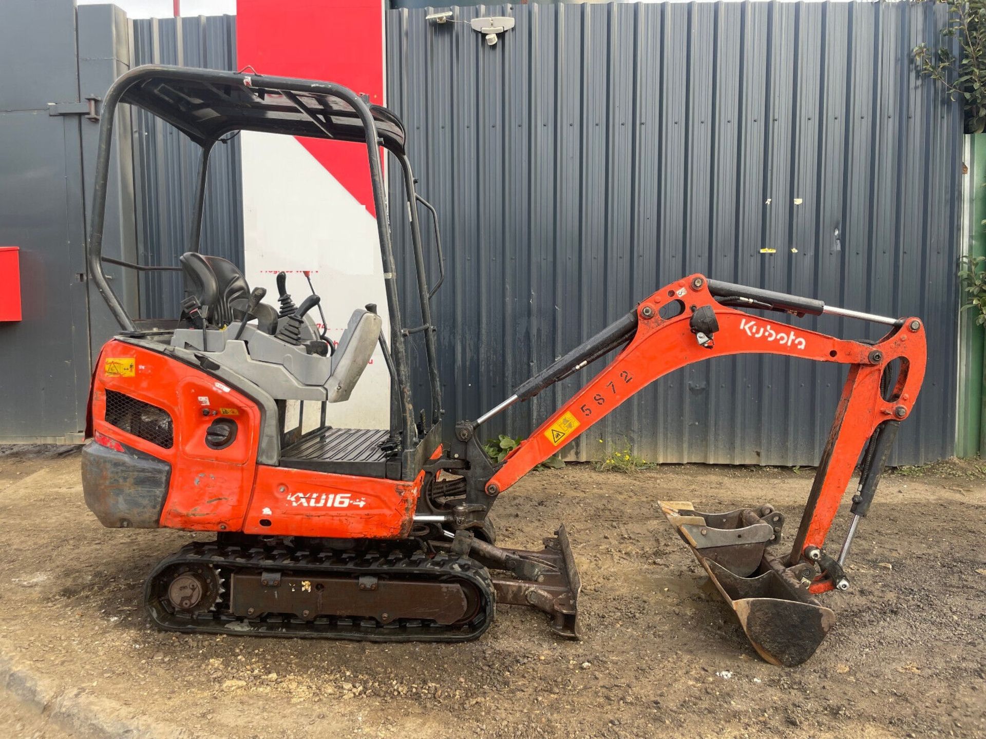 KUBOTA 2014 CANOPY EXCAVATOR - UNMATCHED STABILITY AND REACH - Image 11 of 11