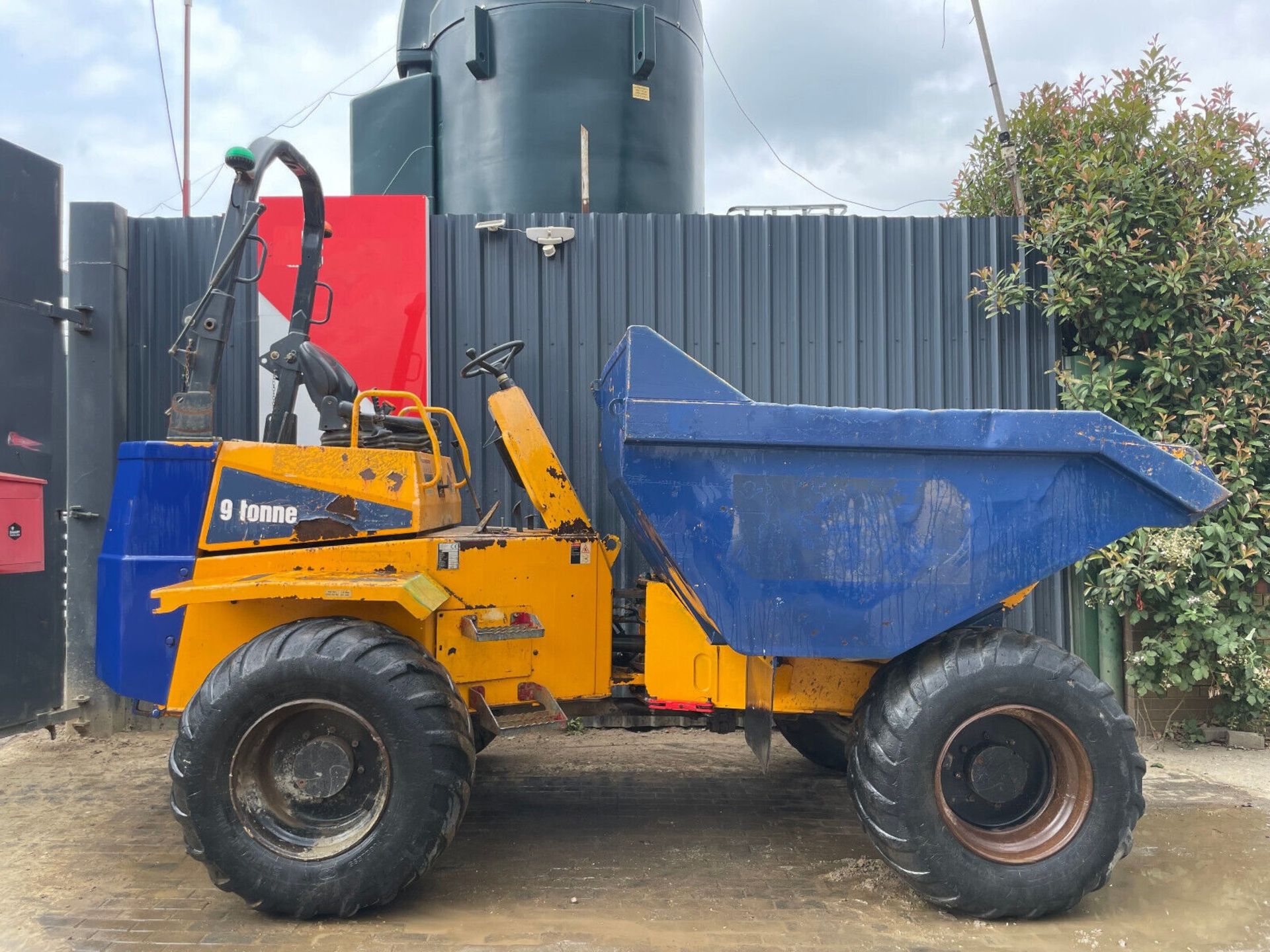 2016 THWAITES 9 TONNE DUMPER: ROBUST PERFORMANCE WITH 5622 HOURS - Image 11 of 12