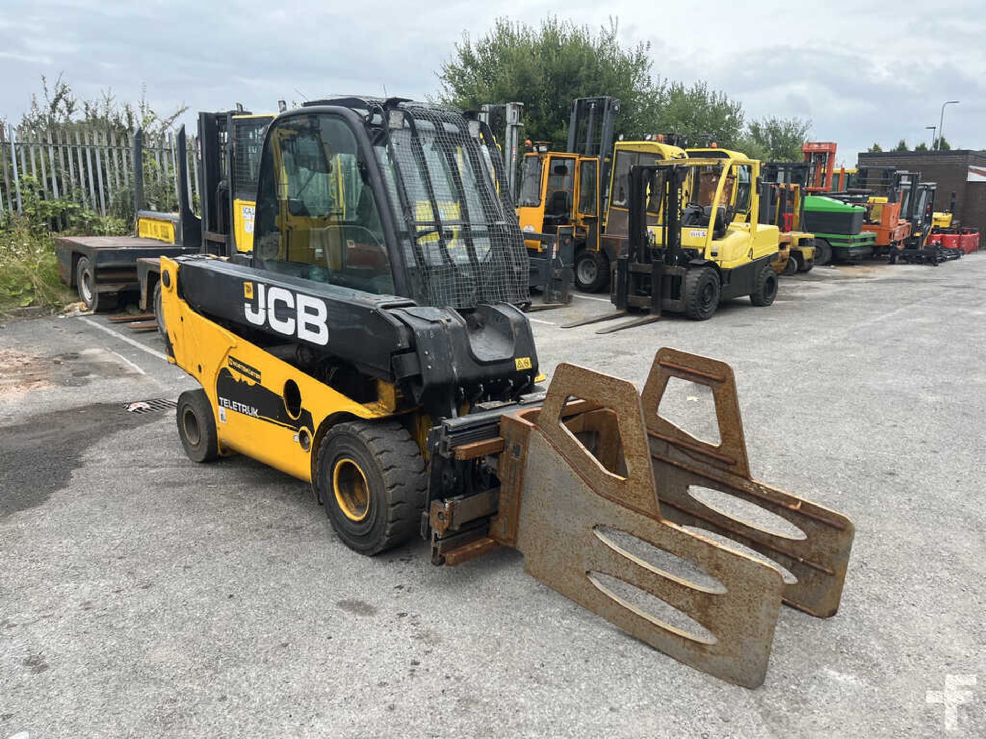 2019 TELEHANDLER FIXED JCB TLT35D - Image 3 of 6