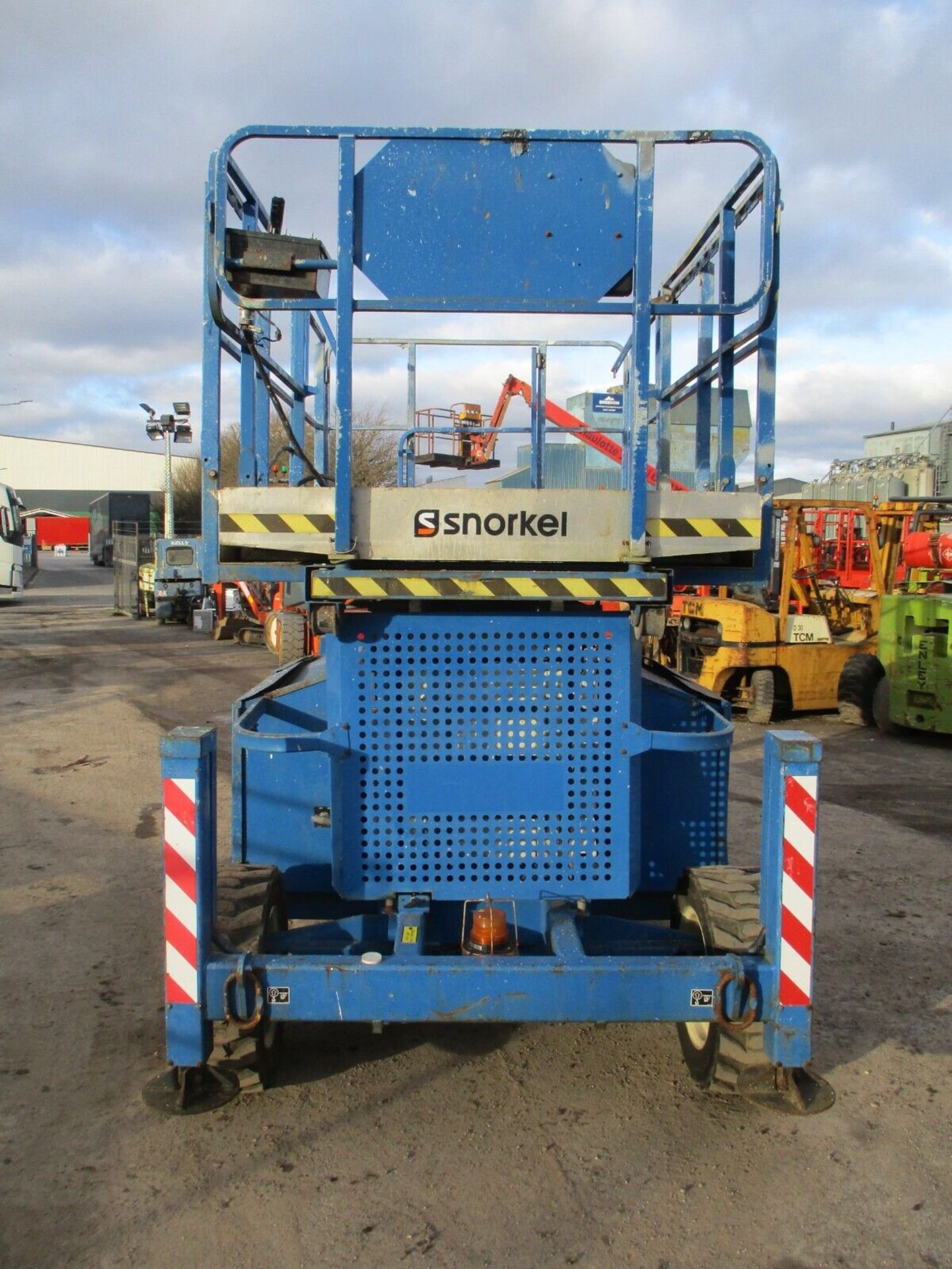 2007 UPRIGHT X33RT: 12M WORKING HEIGHT, SELF-PROPELLED - Image 6 of 14
