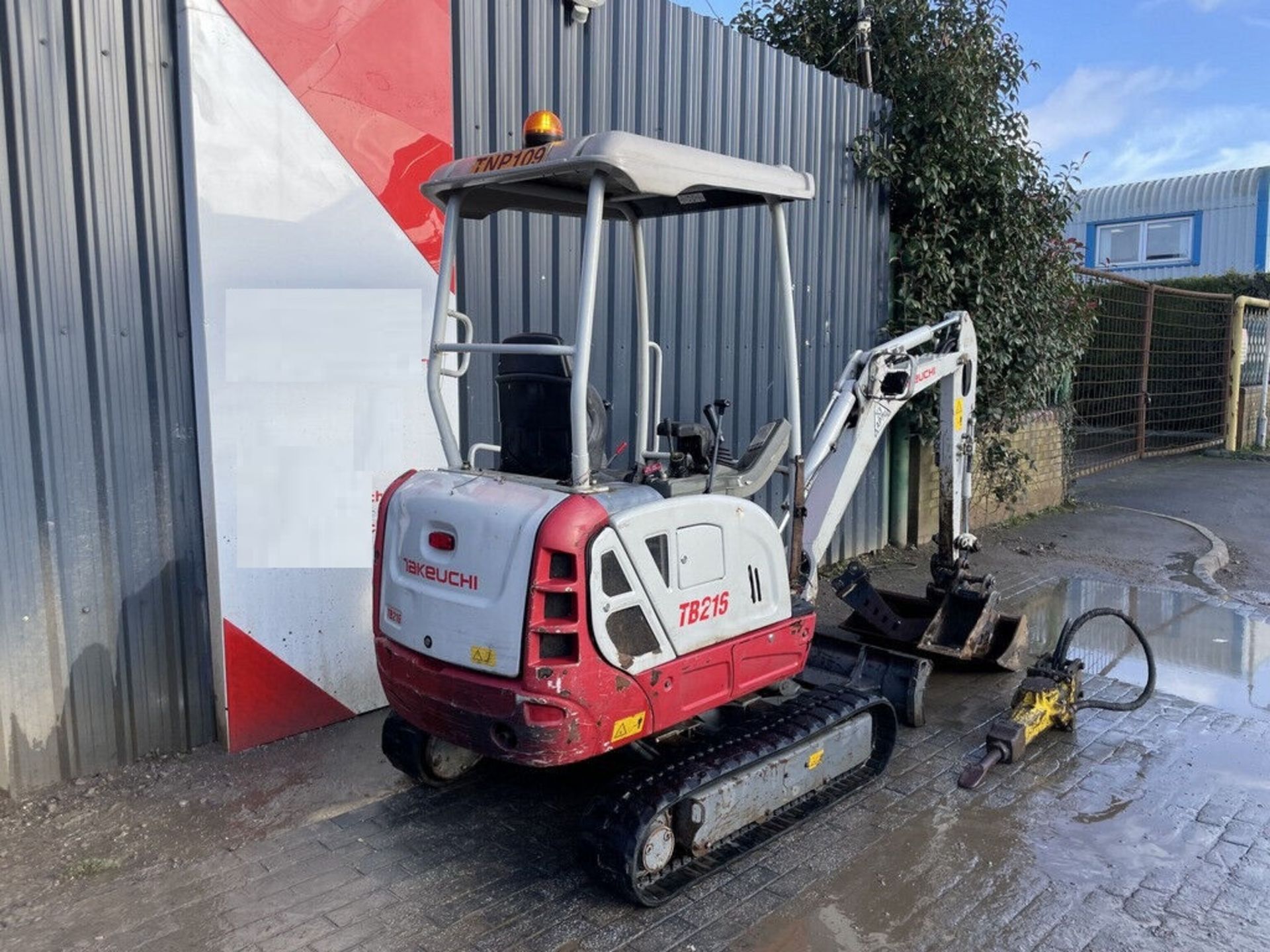 COMPACT POWERHOUSE: 2017 TAKEUCHI TB216 MINI EXCAVATOR