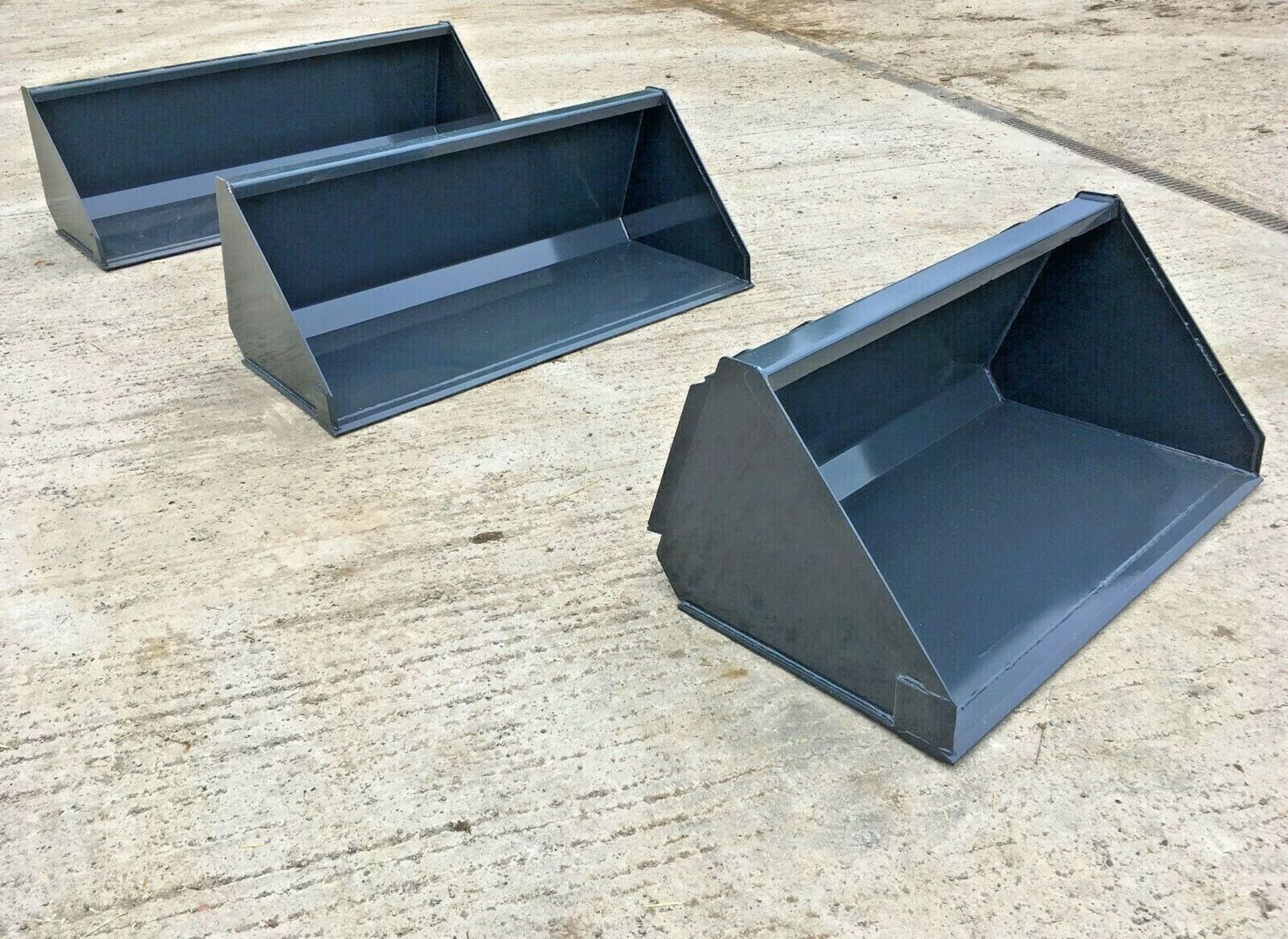 BOBCAT SKID-STEER LOADER BUCKETS - IDEAL FOR BELLE,5FT NEUSON, JCB, KUBOTA, AND TRACTOR LOADERS