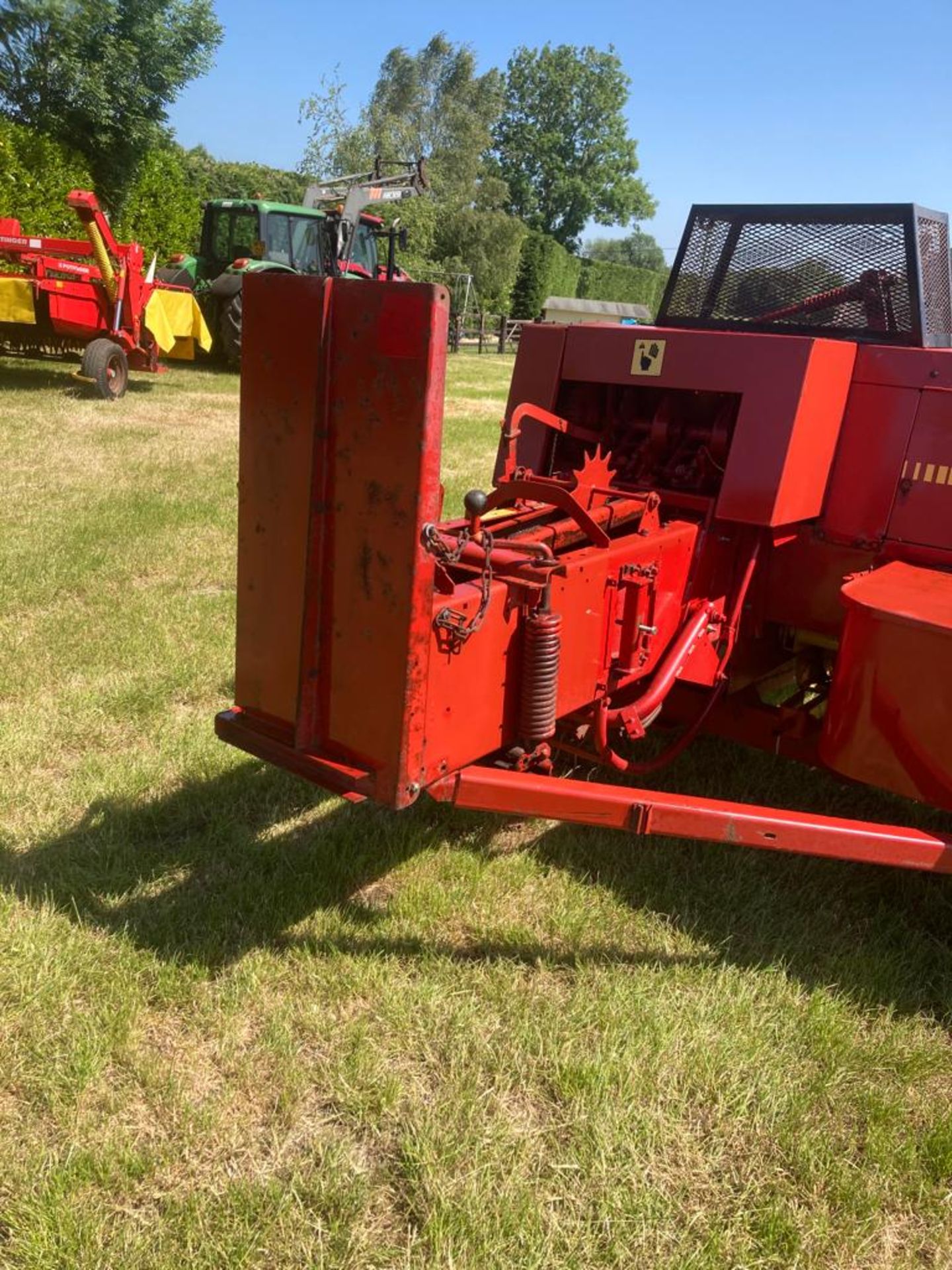 NEW HOLLAND 570 CONVENTIONAL BALER - Image 4 of 10