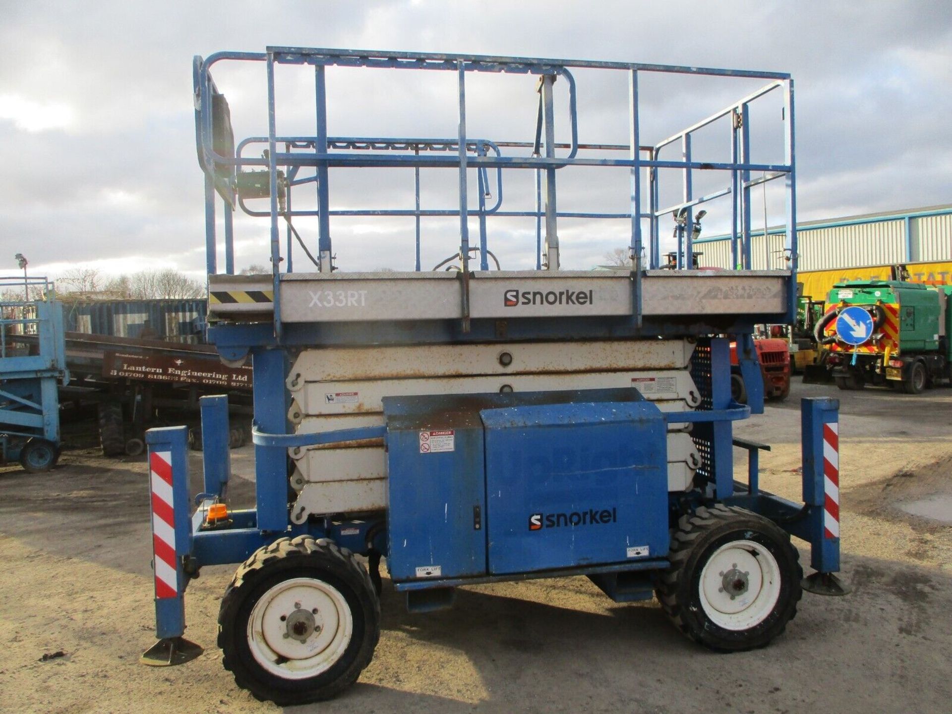 2007 UPRIGHT X33RT: 12M WORKING HEIGHT, SELF-PROPELLED - Image 13 of 14